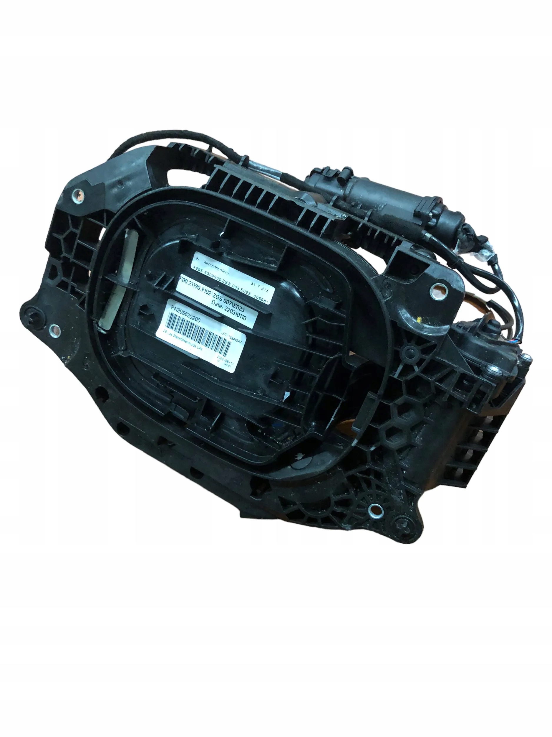 A2956309500 - РОЗ'ЄМ ДЛЯ ЗАРЯДКИ MERCEDES EQS 2956309500