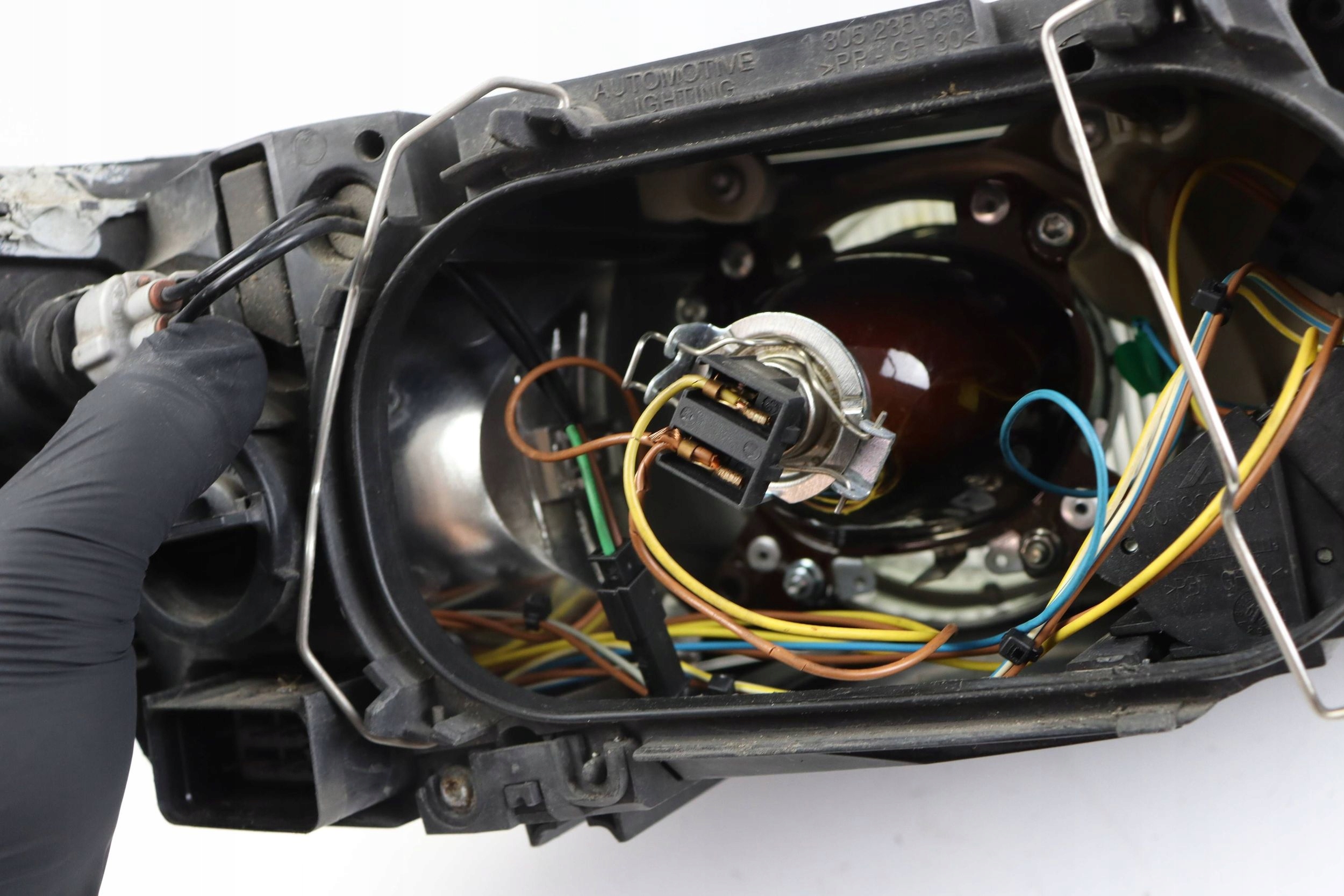 VOLVO V50 and light front left front EUROPA 30698885 0301198203