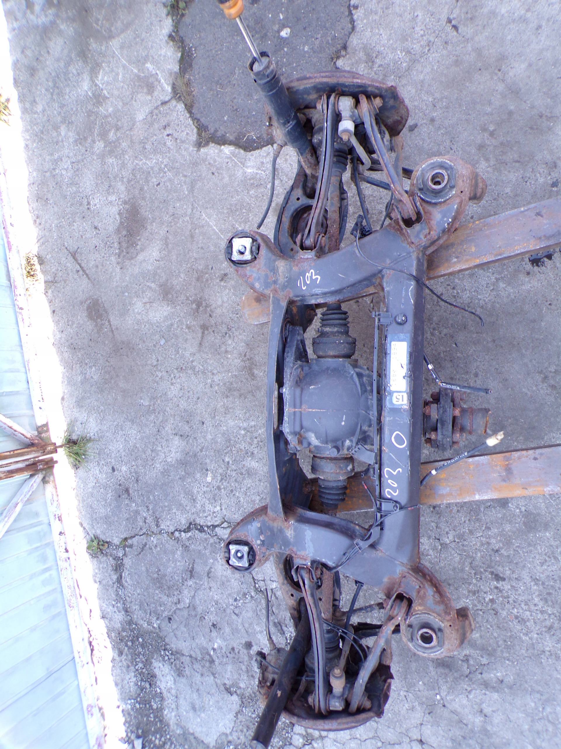 KOŁYSKA WÓZEK SANKI TYŁ MERCEDES W203 W209 CLK