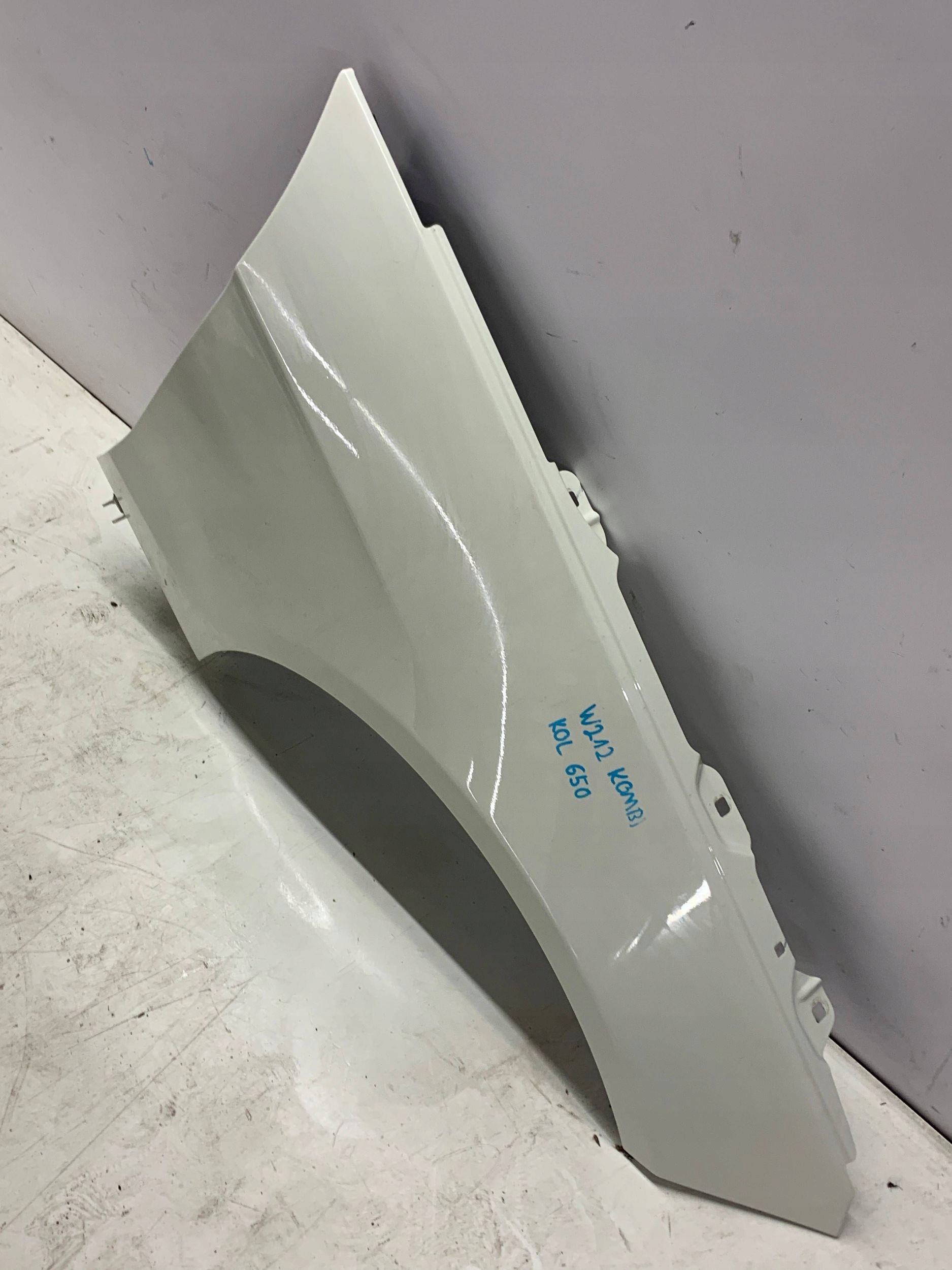 fender right front front MERCEDES W212 (2009-2012) KOMBI colour 650