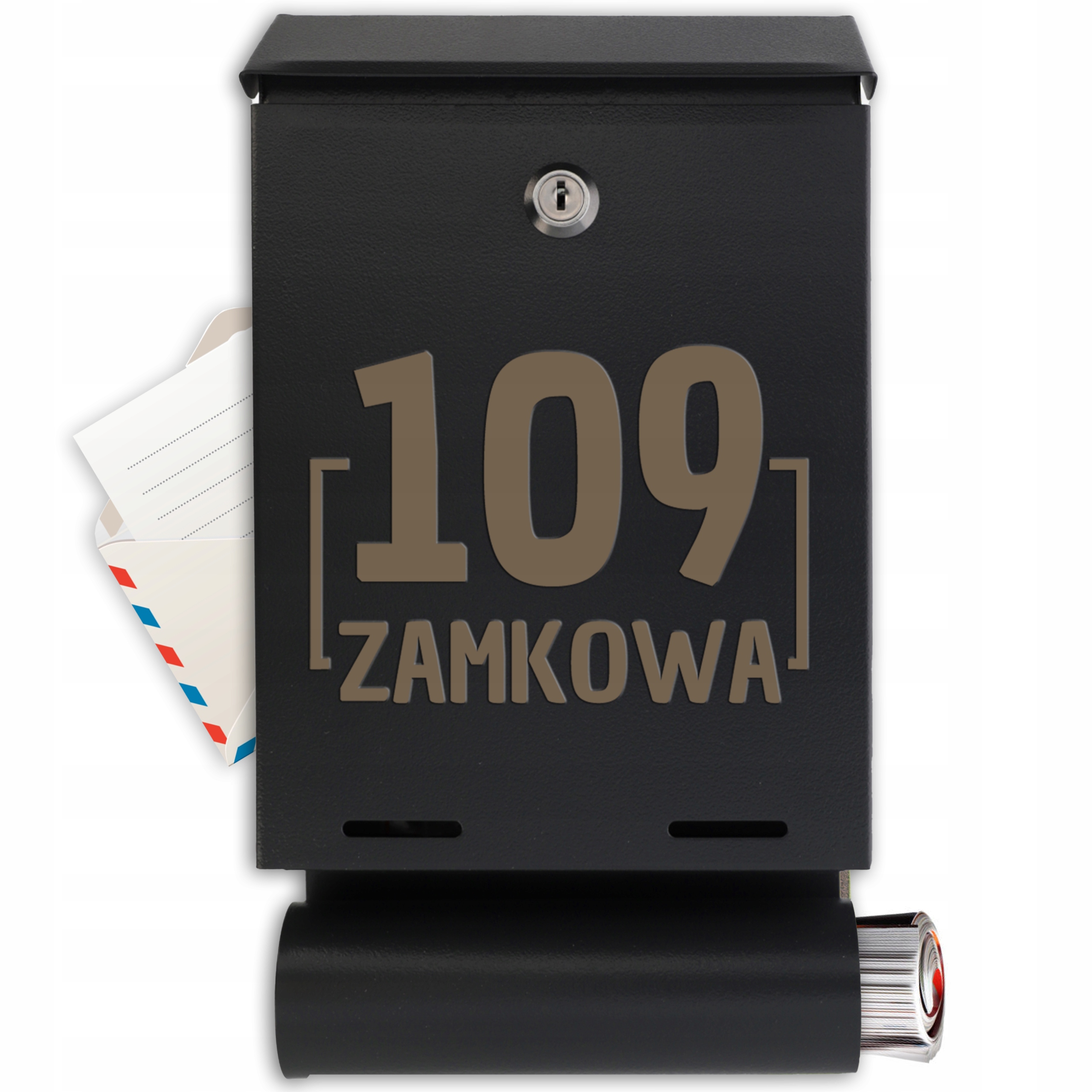 Černá poštovní schránka s adresní trubkou a nádherným gravírovaným vzorem