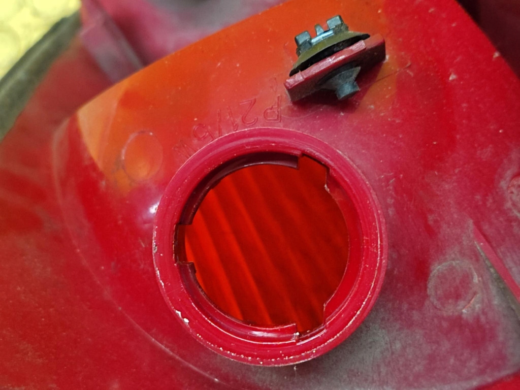FORD FOCUS MK1 light left rear part 1M5113405