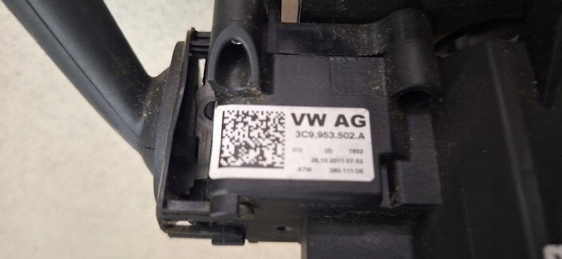 ring steering wheel levers and controls VW PASSAT B7 5k0953569