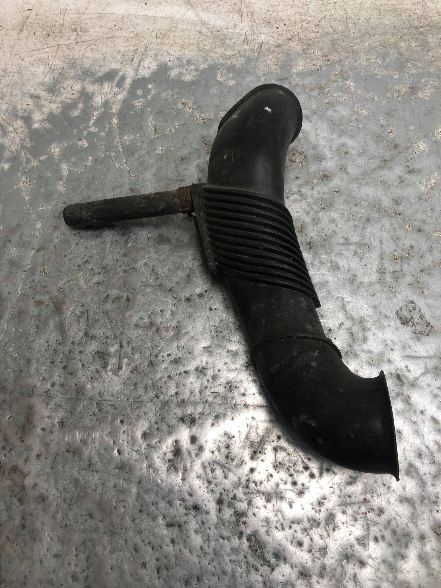 pipe air hose AUDI Q7 4L 7L6129609E