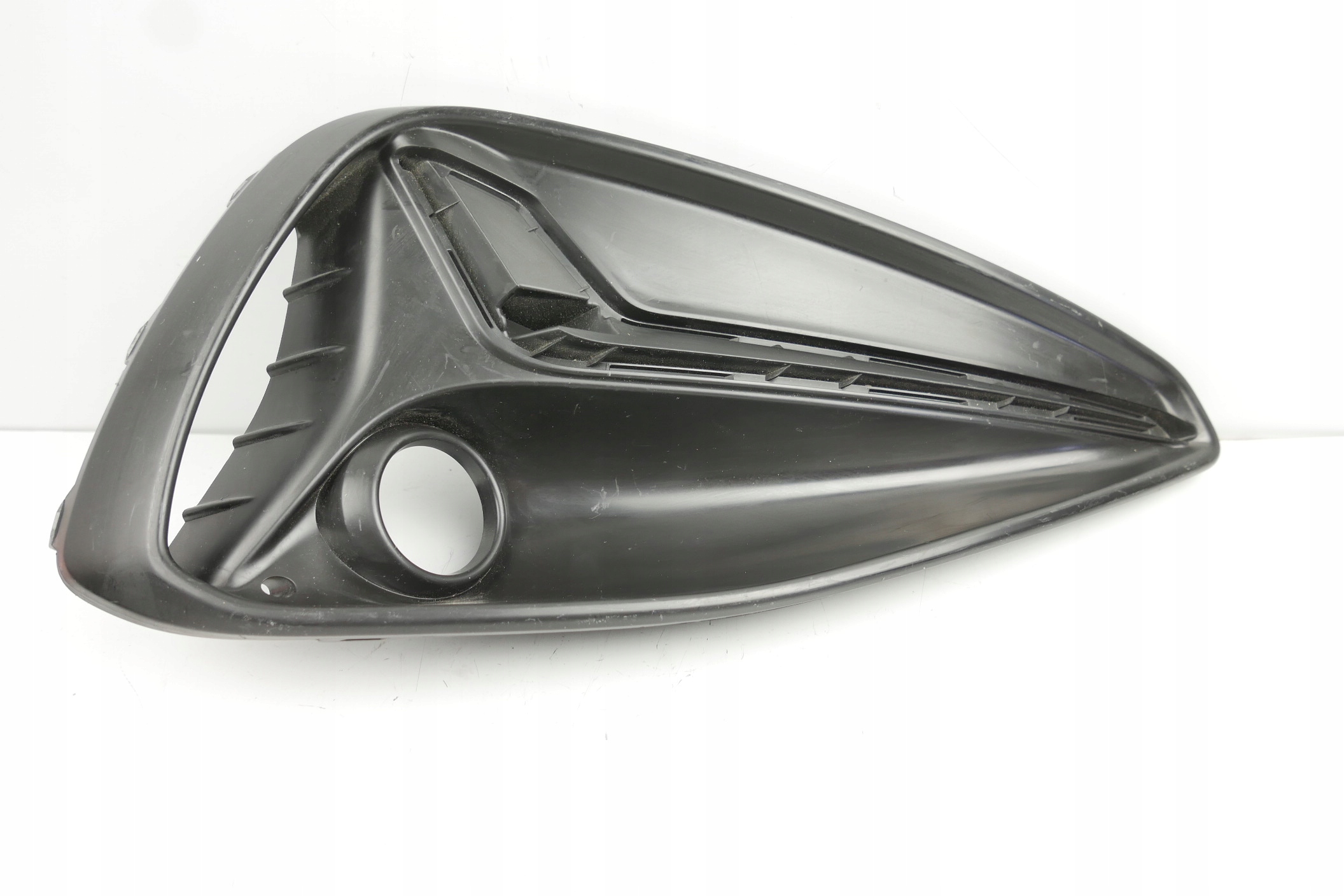 Галогенная крышка бампера 86564-G4520