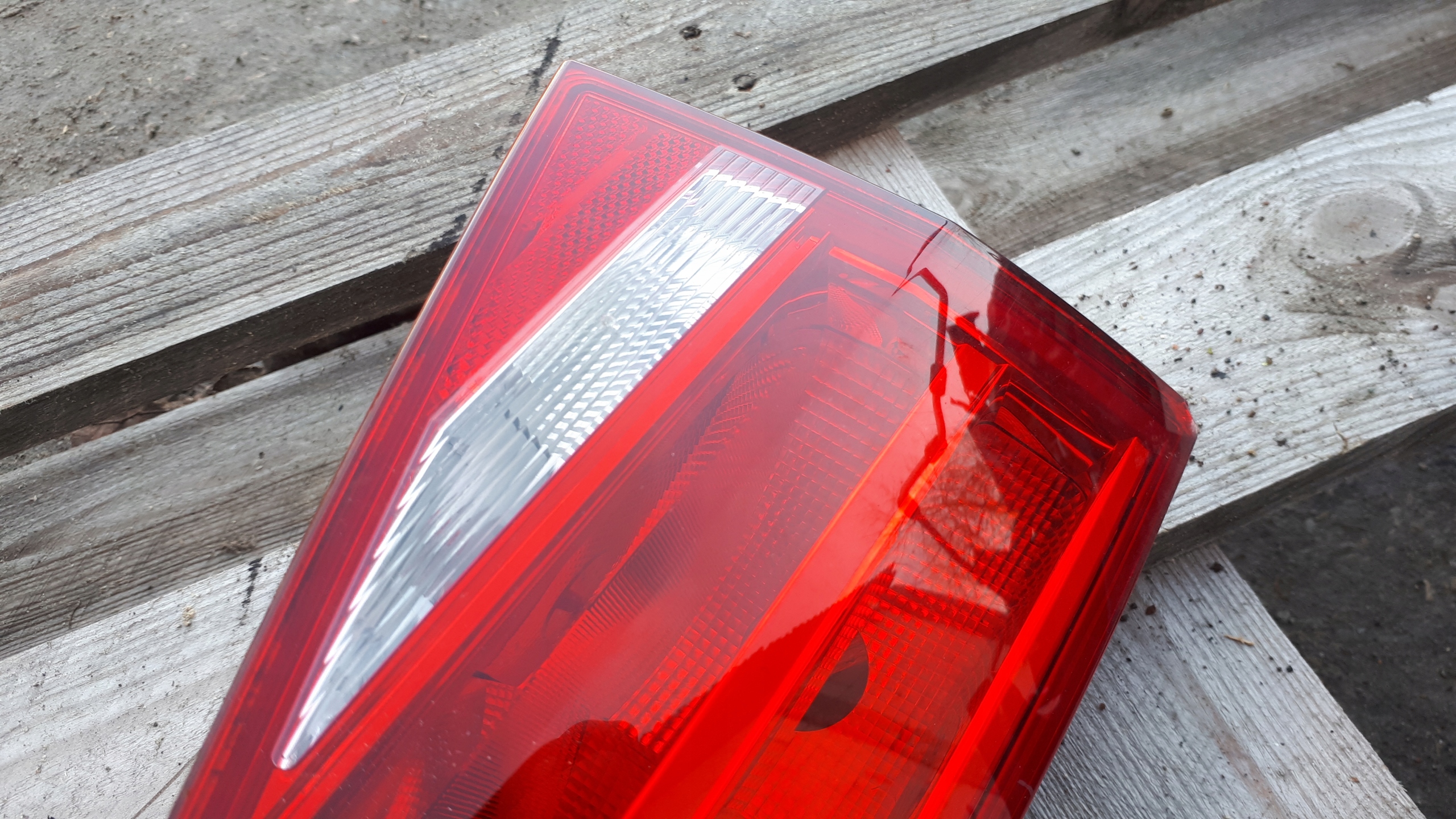 A4 B8 LIFT light left rear part sedan trunk door