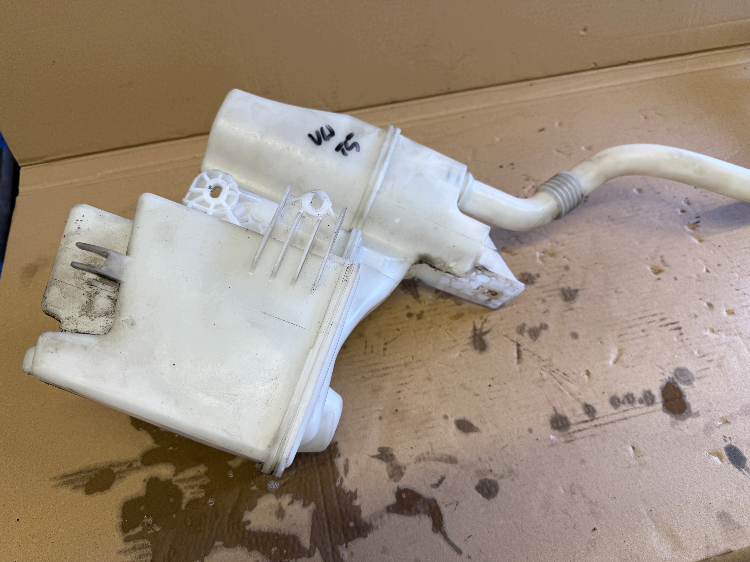 VW TRANSPORTER T5 tank washer fluid tank 7H0955453L