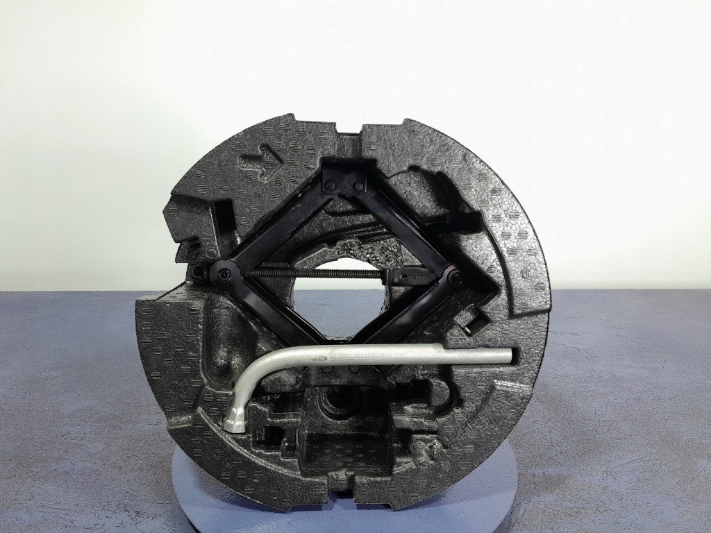 SKODA OCTAVIA III STYROPIAN WKLAD KOŁA ZAPASOWEGO LEWAREK KLUCZ 5E0012115F