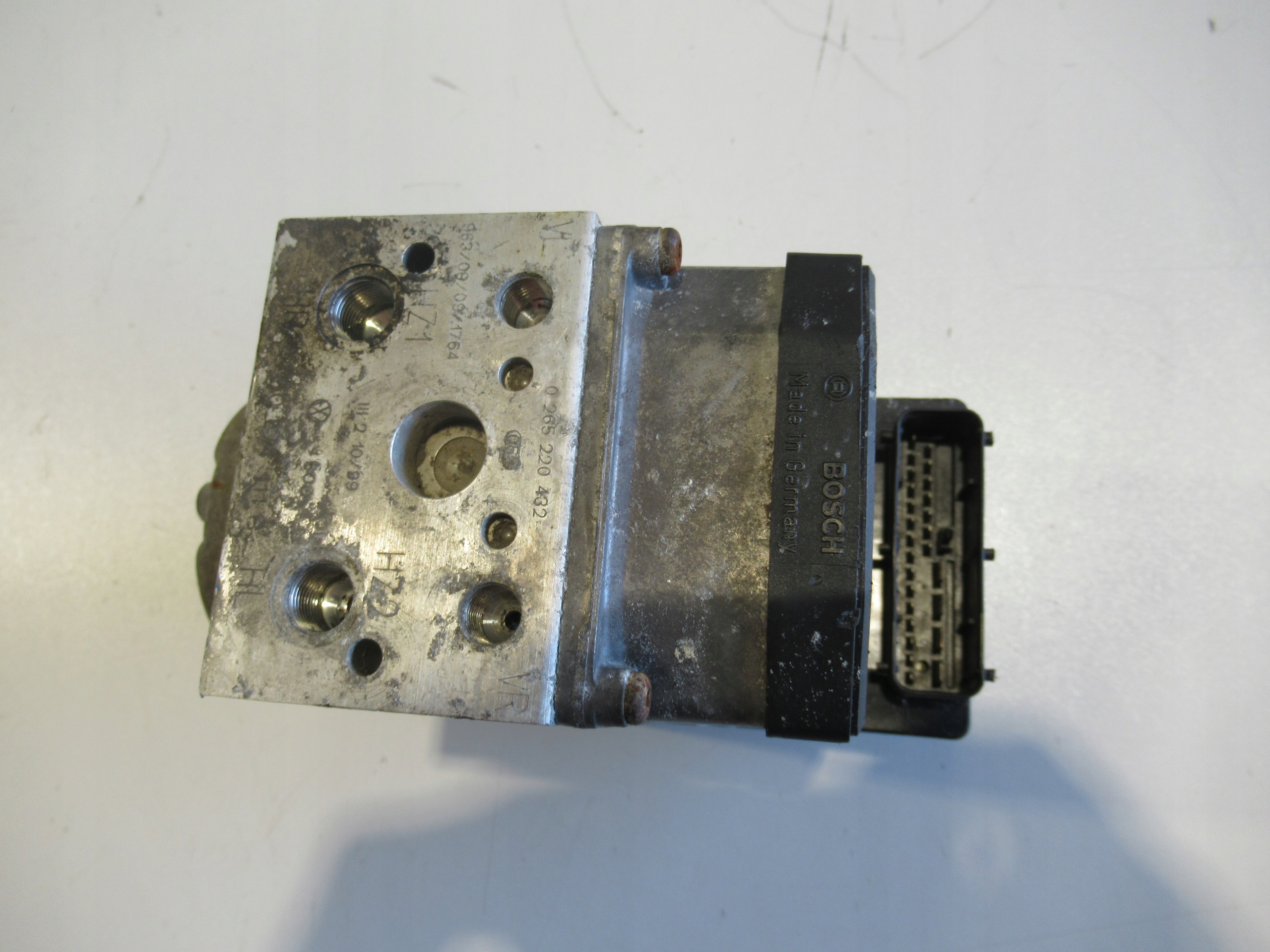 VW T4 LIFT pump control unit ABS 7D0614111B