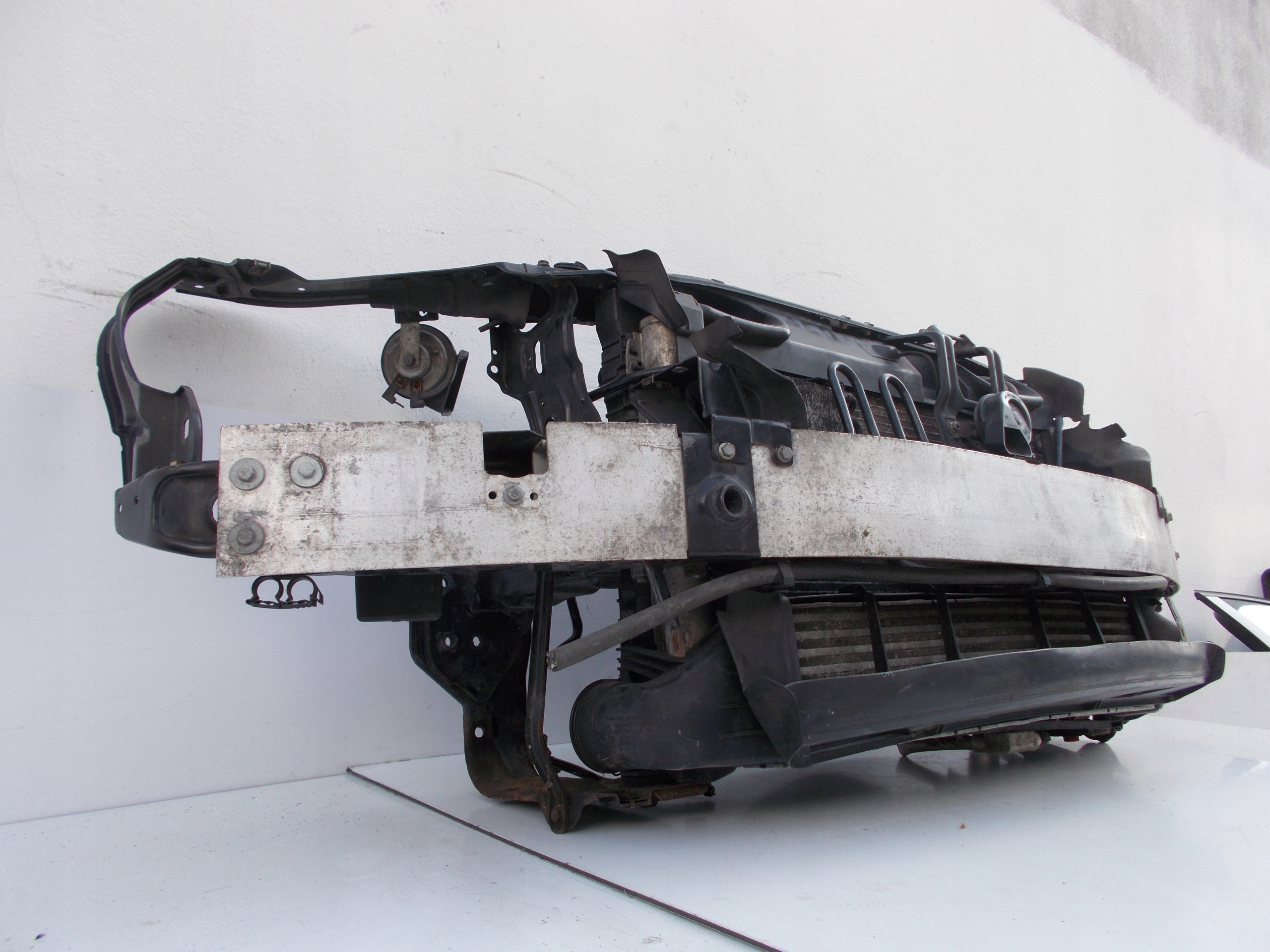 PAS PRZEDNI WZMOCNIENIE BELKA CHŁODNICE MERCEDES CLK W209 W-209 2.2 CDI Waga produktu z opakowaniem jednostkowym 2 kg