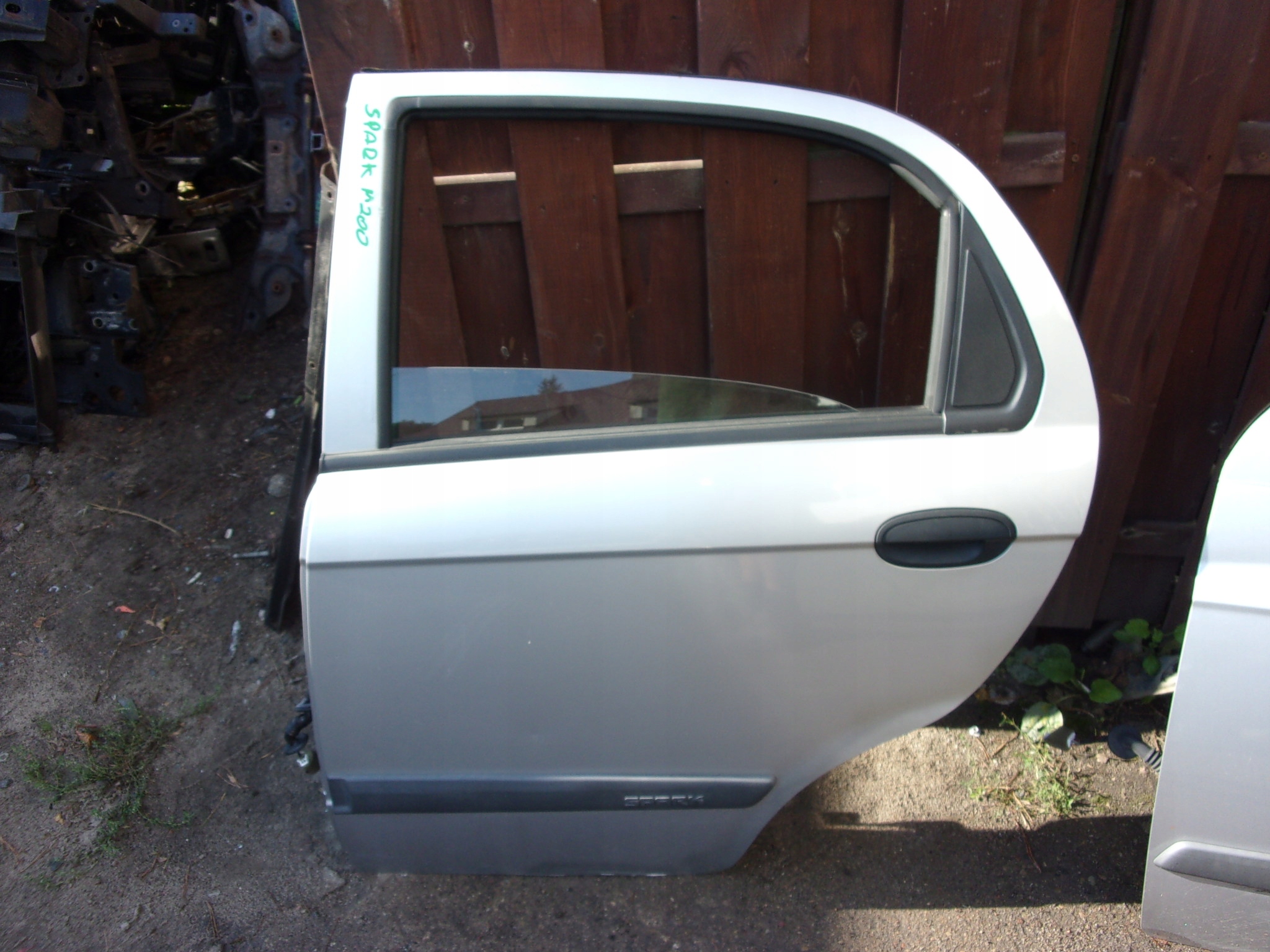 CHEVROLET SPARK M200 DRZWI LEWE TYŁ KOMPLETNE
