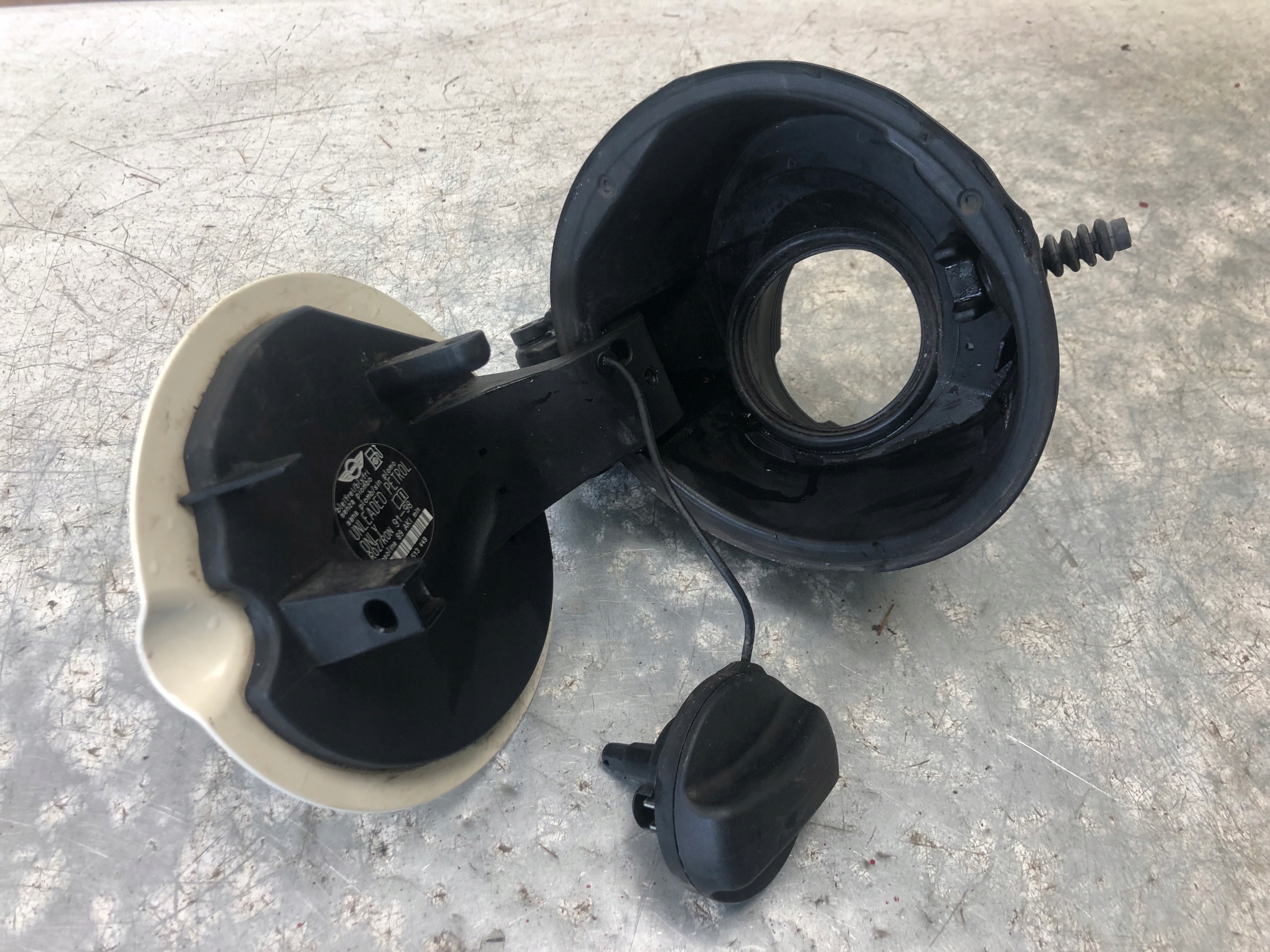 Tankklappe MINI R55 850/0 7513449