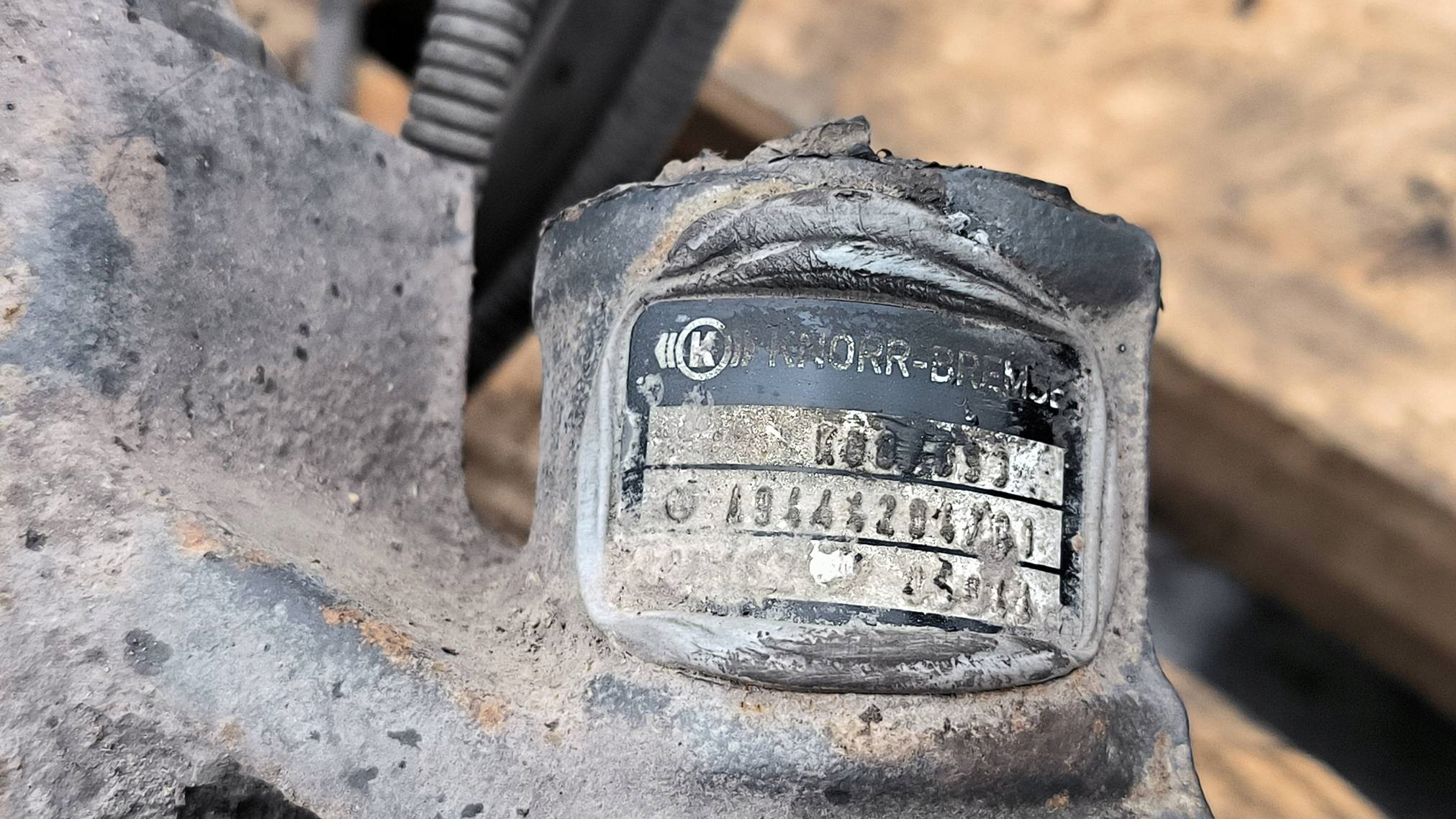 caliper brake front right Mercedes-BENZ ECONIC 2633