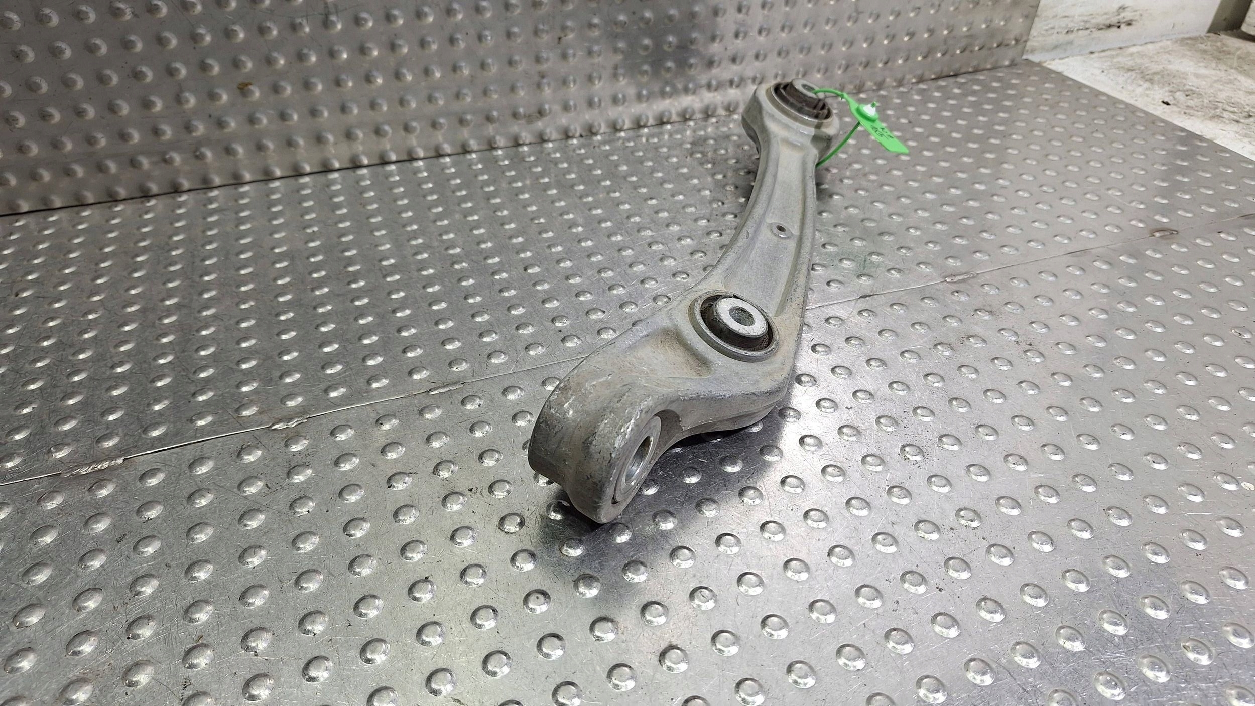 arm left front 8K0407155B AUDI A4 B8 A5 8T A7 A6 C7 Q5 8R