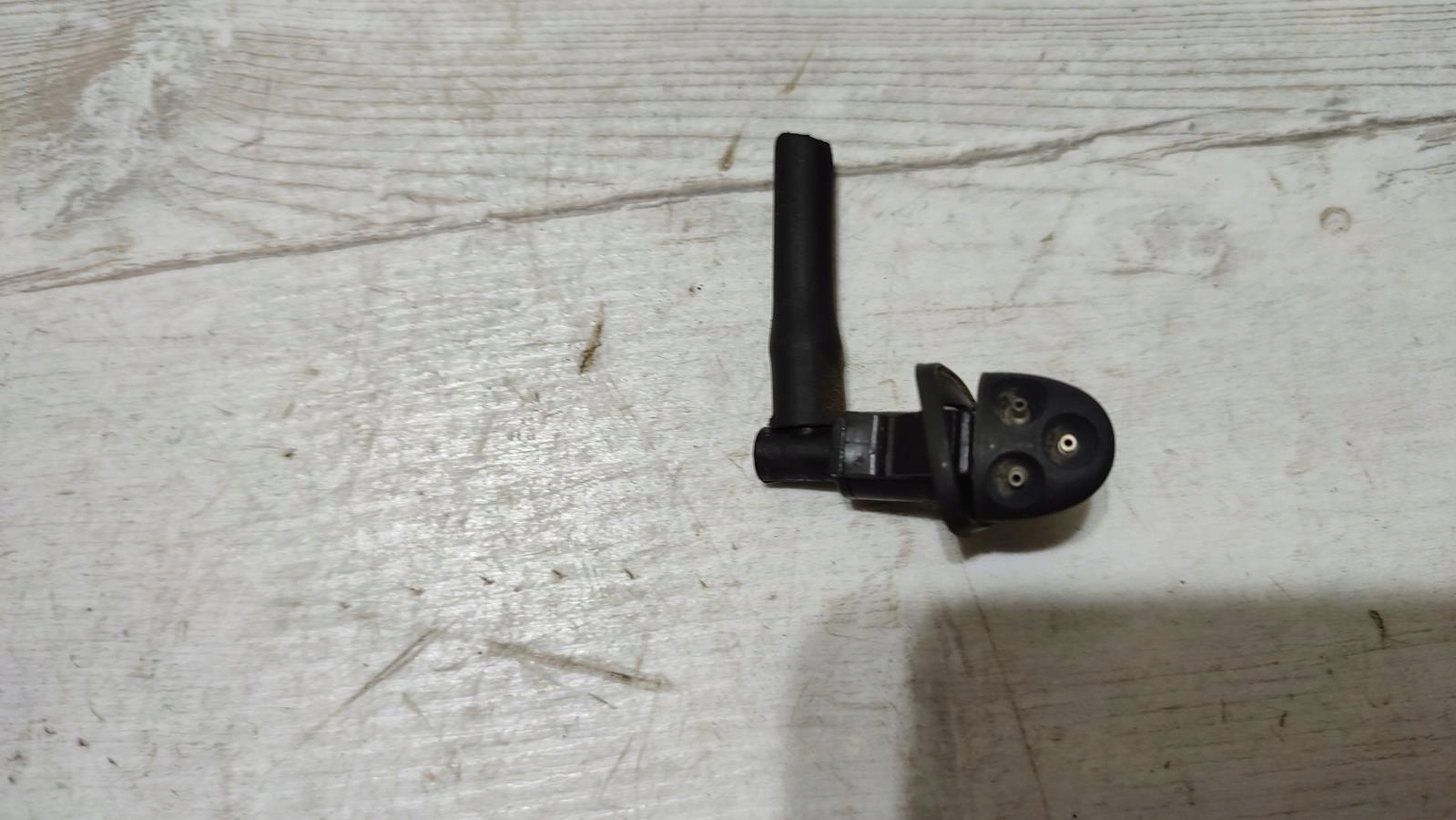 washer bonnets dysza Chevrolet Cruze