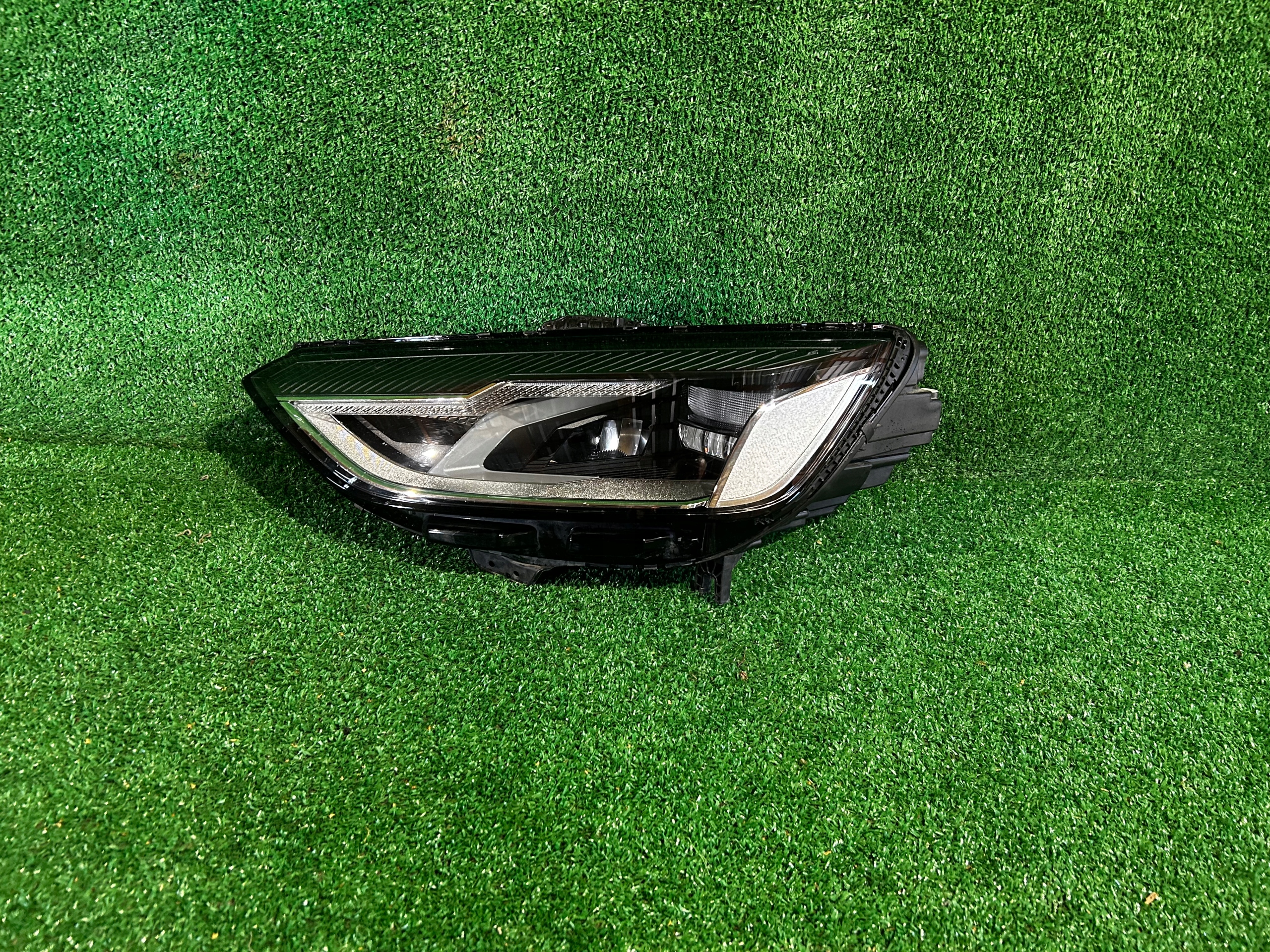 REFLEKTOR left AUDI A4 B9 LIFT FULL LED 8W0941011