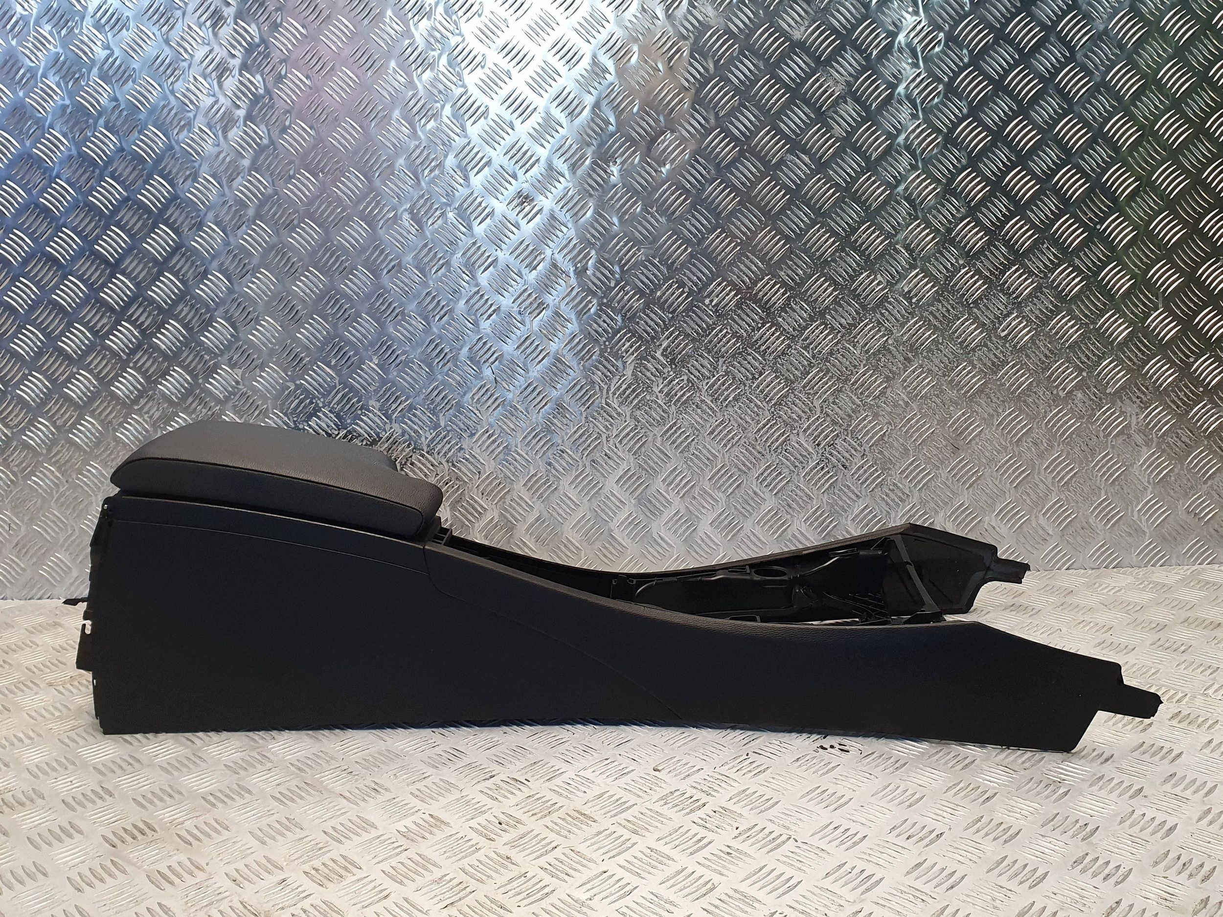 tunel srednji naslon za ruku EUROPA 9170915 BMW E91 E90 E92 E93