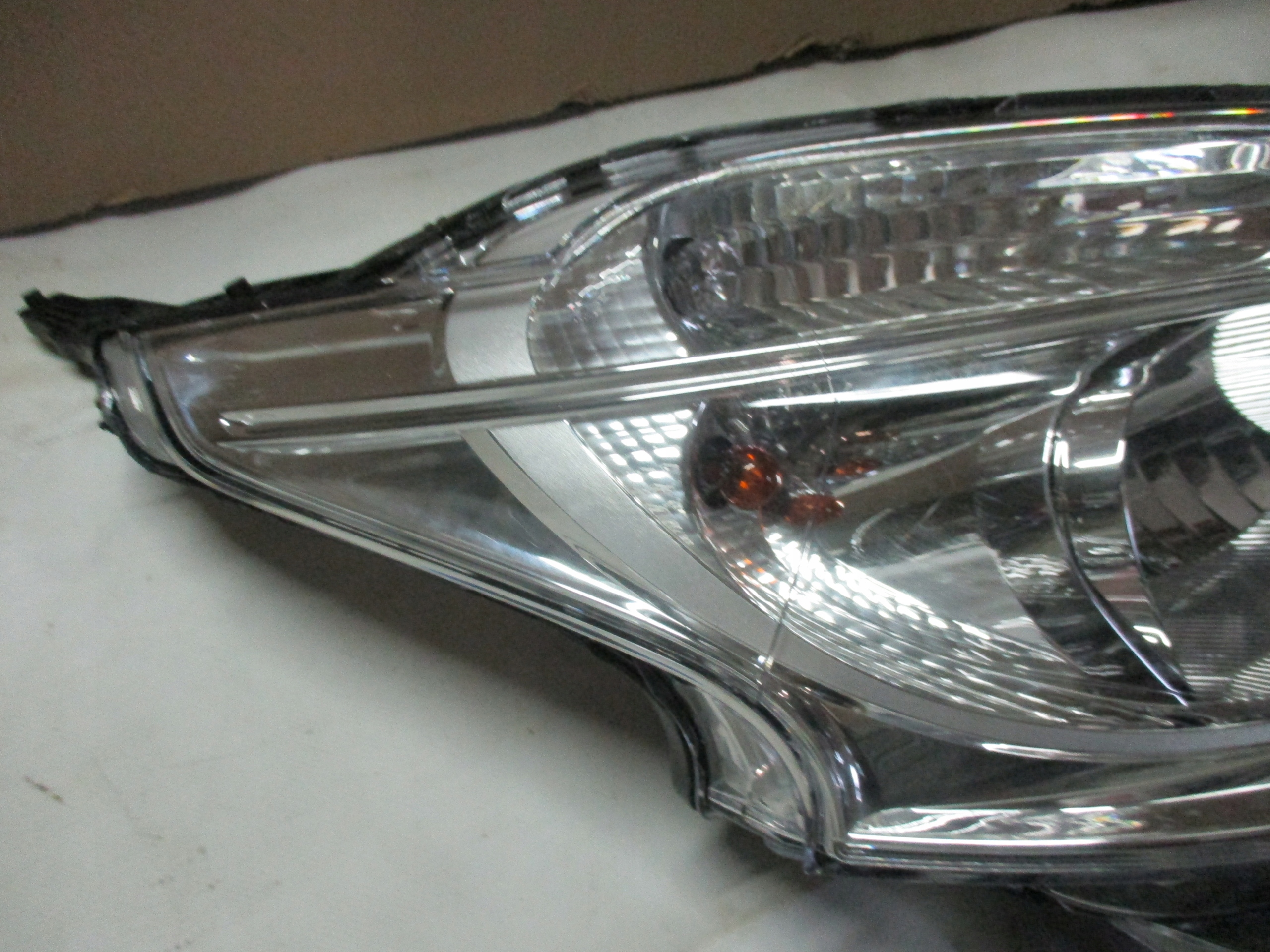 light right front front Peugeot 208 12-19r 9802221280