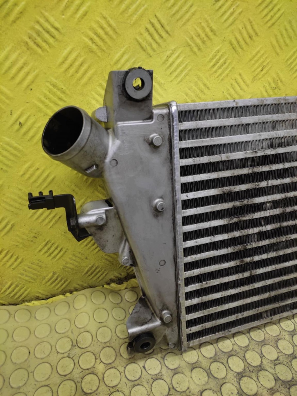 NISSAN X-TRAIL 2.2 D INTERCOOLER D2053B17