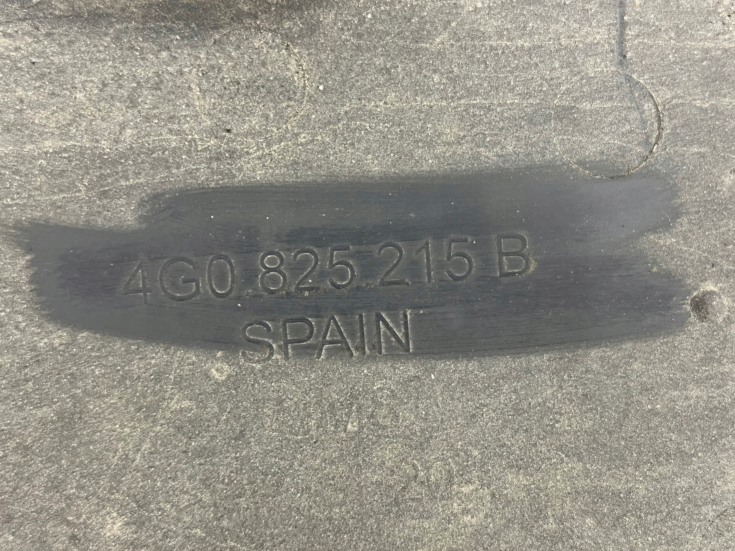 Original Blende Abdeckung abdeckung Unterfahrschutz links heck AUDI A7 C7 4G0825215B