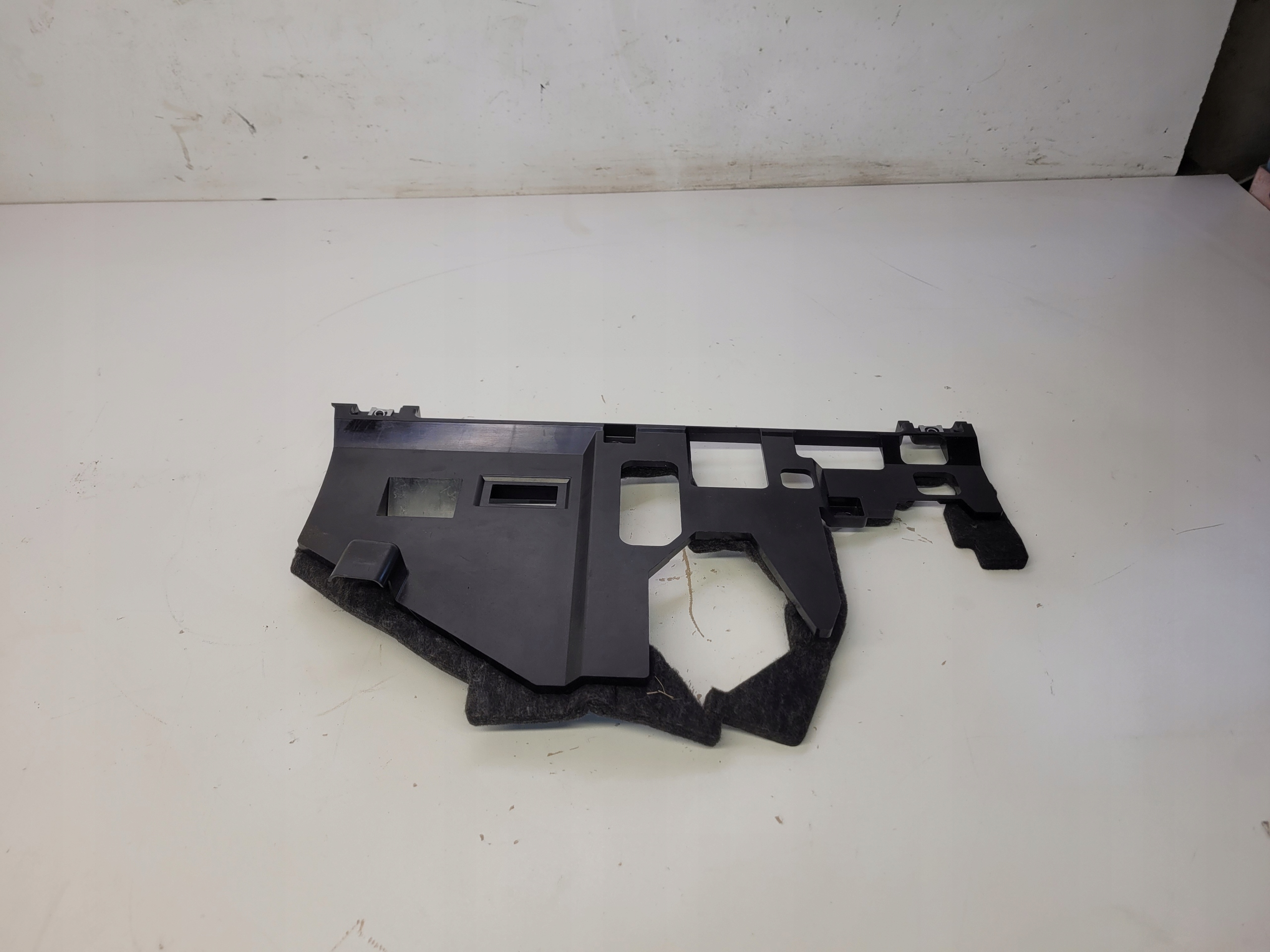 DOLNA fedél DESKI AUDI A8 D4 4H1857717A