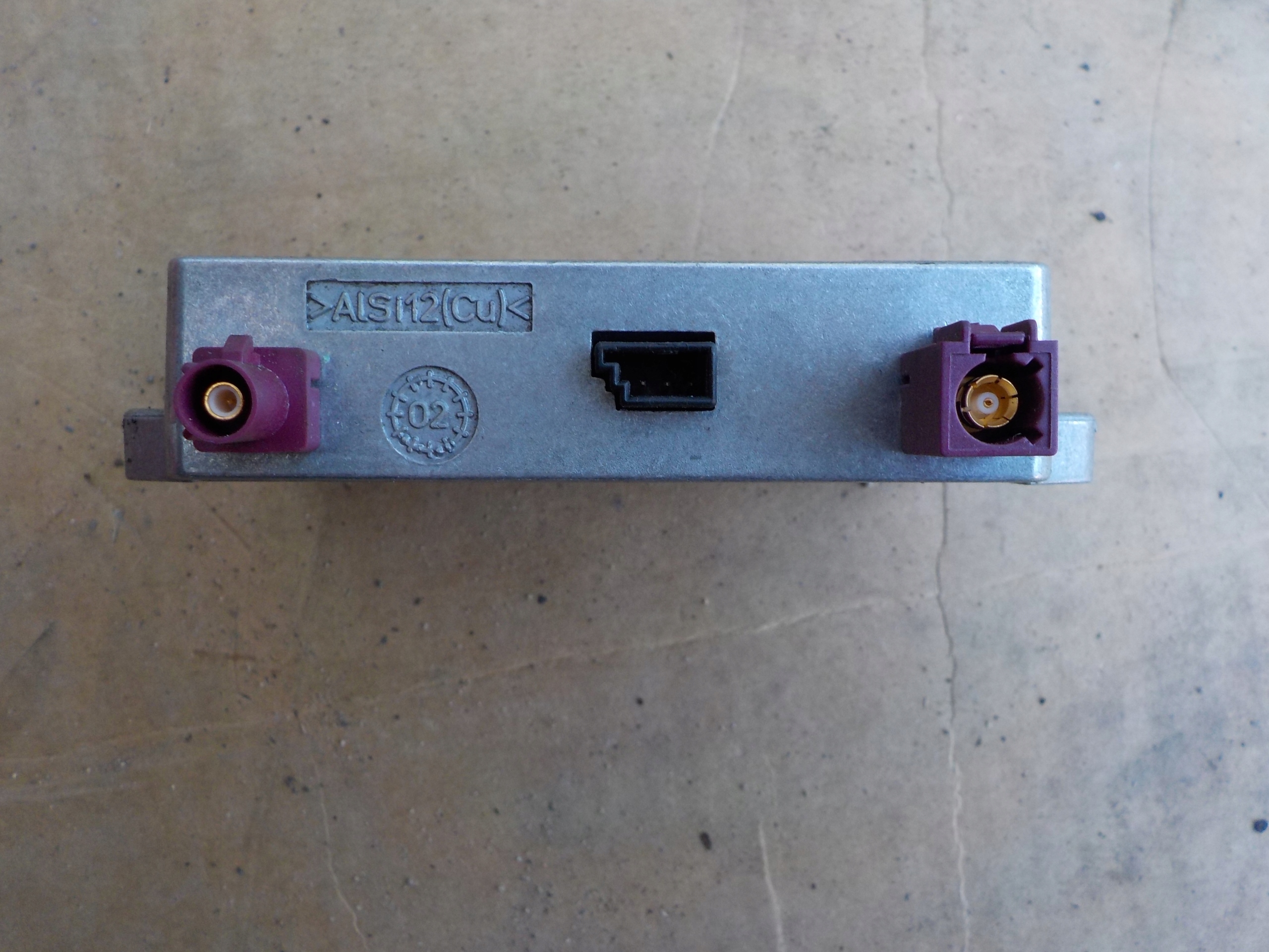 AUDI A4 B6 A5 A6 C6 A8 D3 antenna amplifier 8E0035456