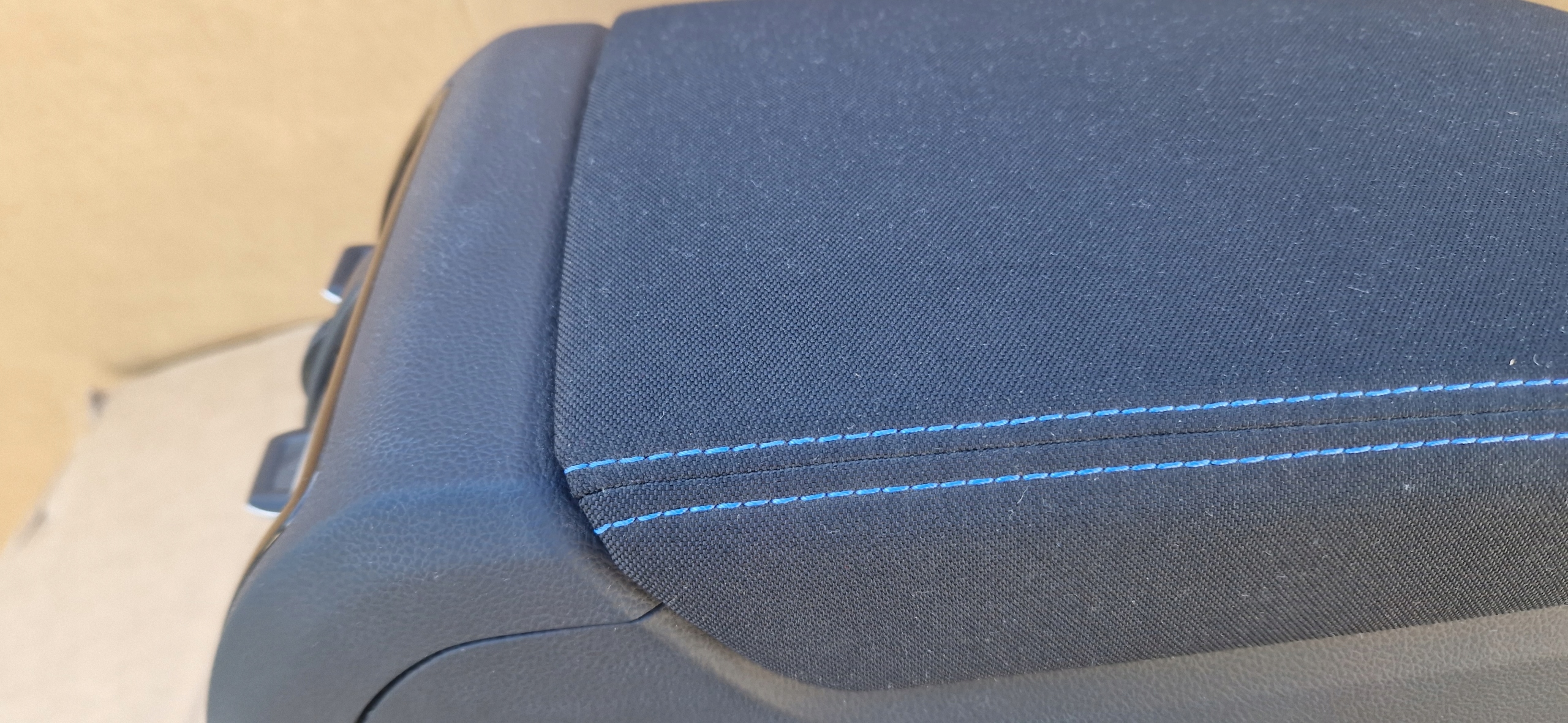 bracciolo MATERIAL TUNEL BOCCHETTE VW PASSAT B8 Originale