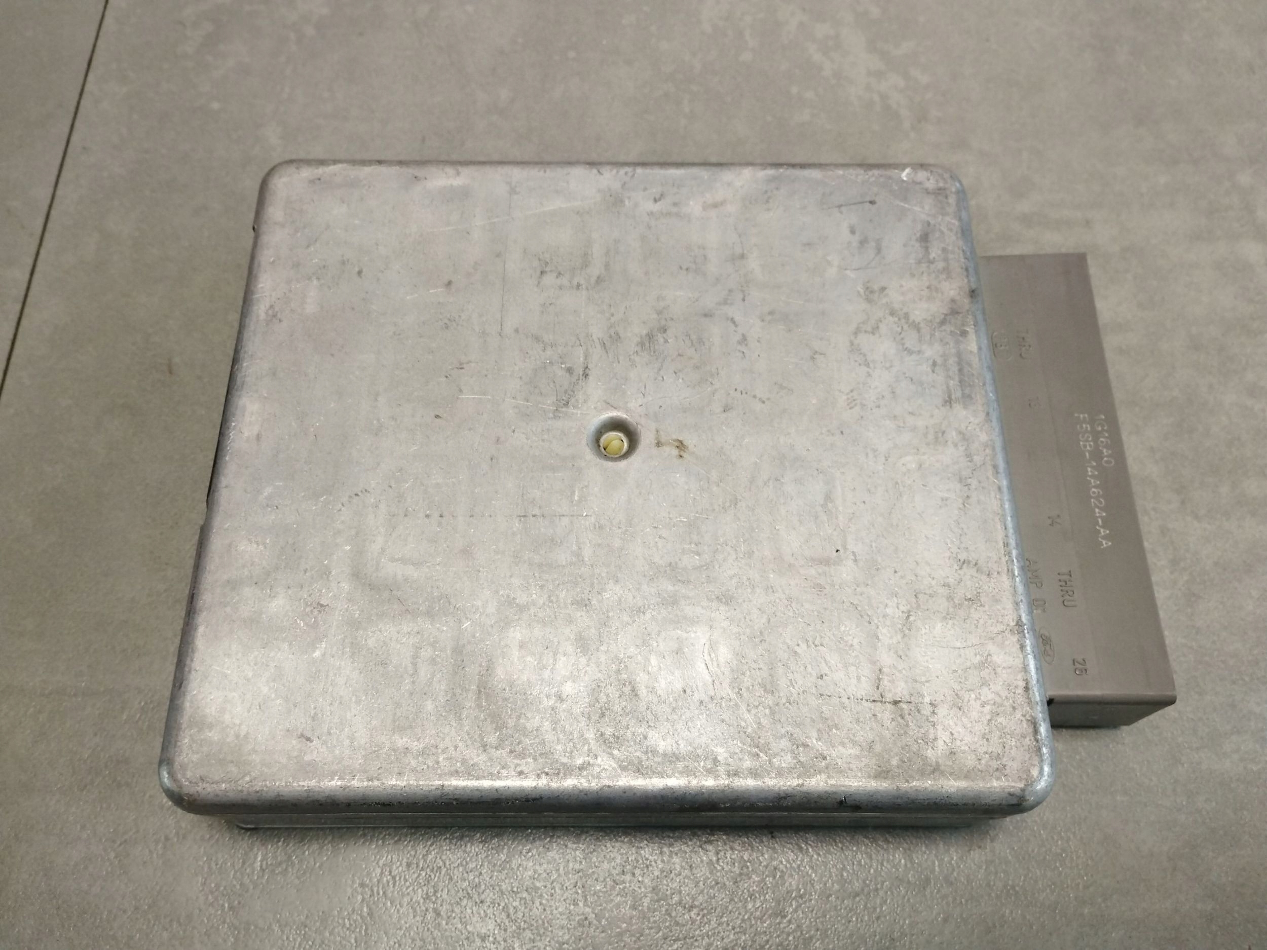 Ford Mondeo Mk III control unit of the engine 1S7F12A650KF