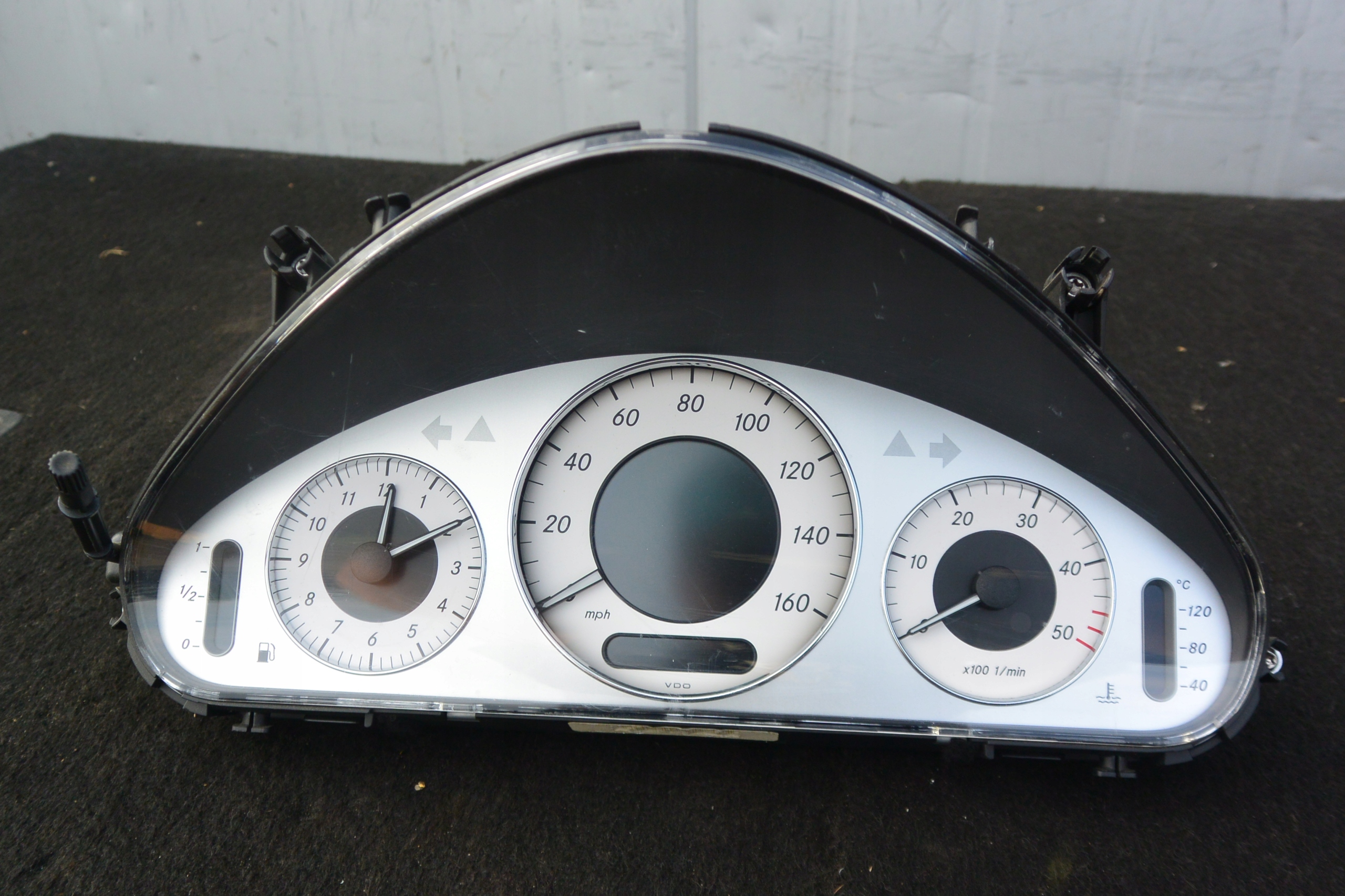 dials DIESEL MERCEDES W211 AVANTGARDE UK