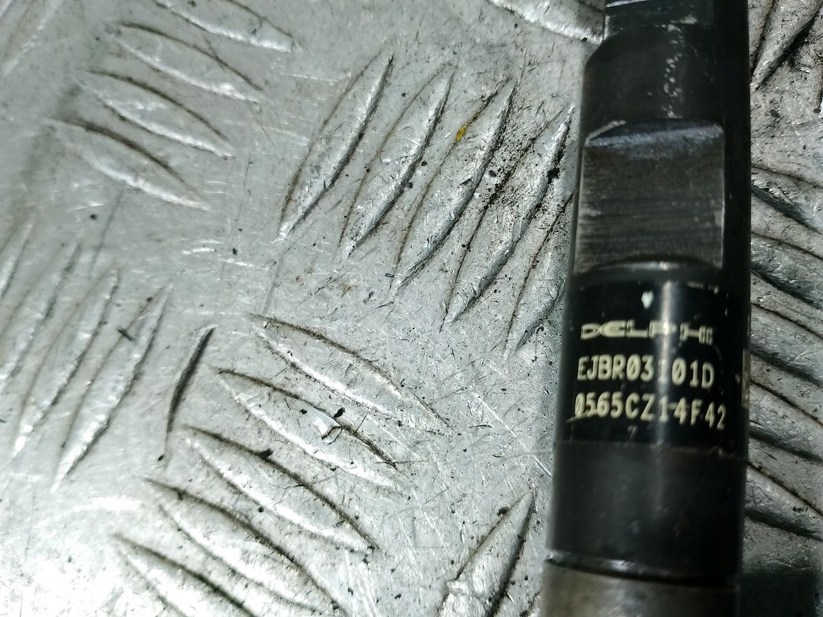 WTRYSKIWACZ RENAULT CLIO II 8200421359 1.5 DCI Typ silnika Diesel