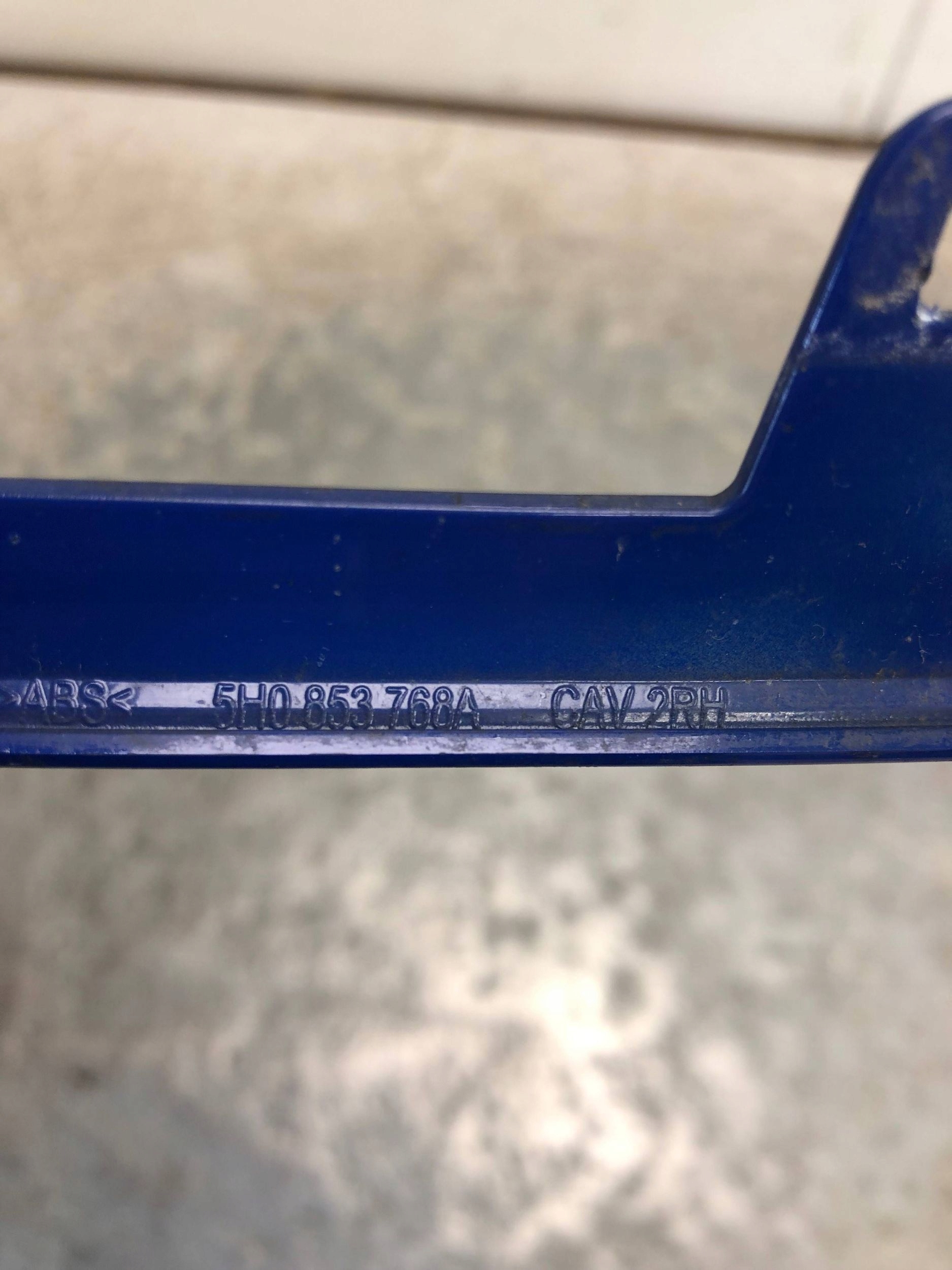 moulding GRILLA right VW GOLF VIII R 5H0853768A