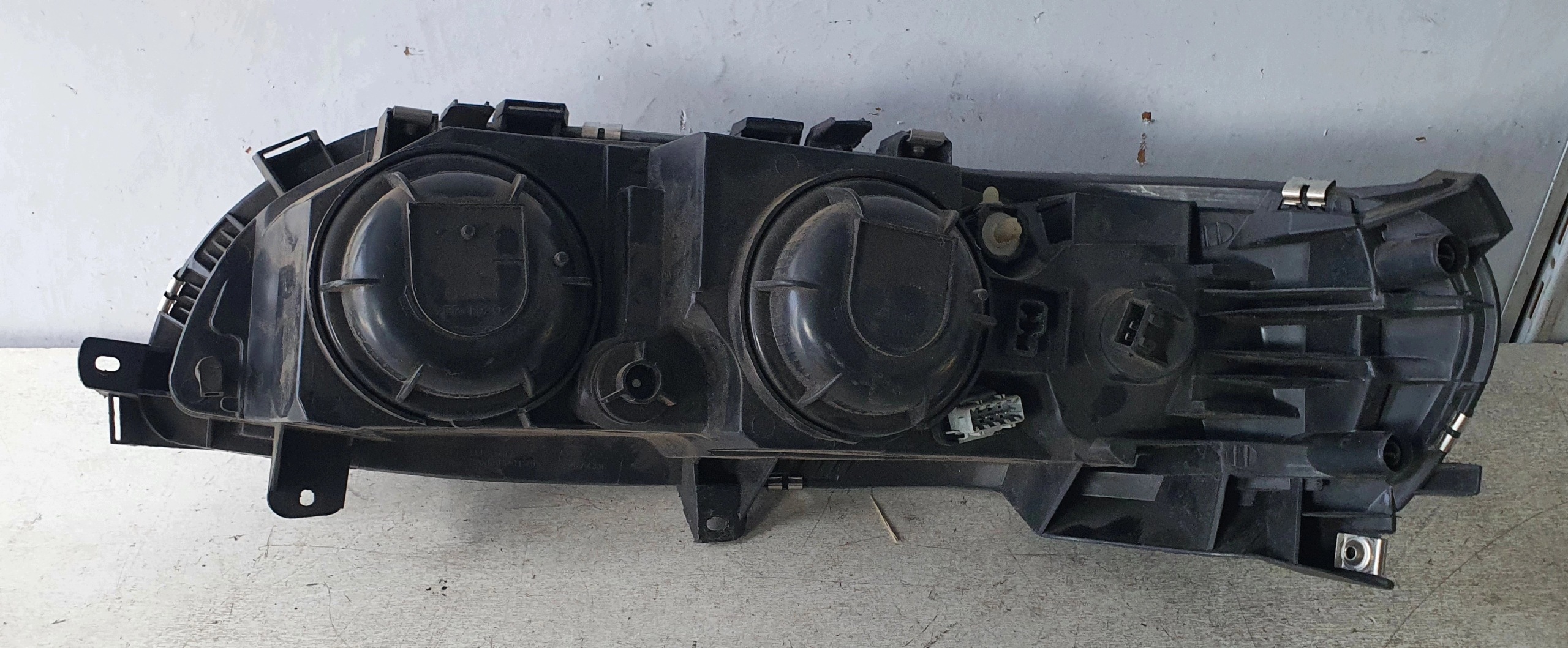VOLVO S60 and V70 II 99- REFLEKTOR light front right 10171110