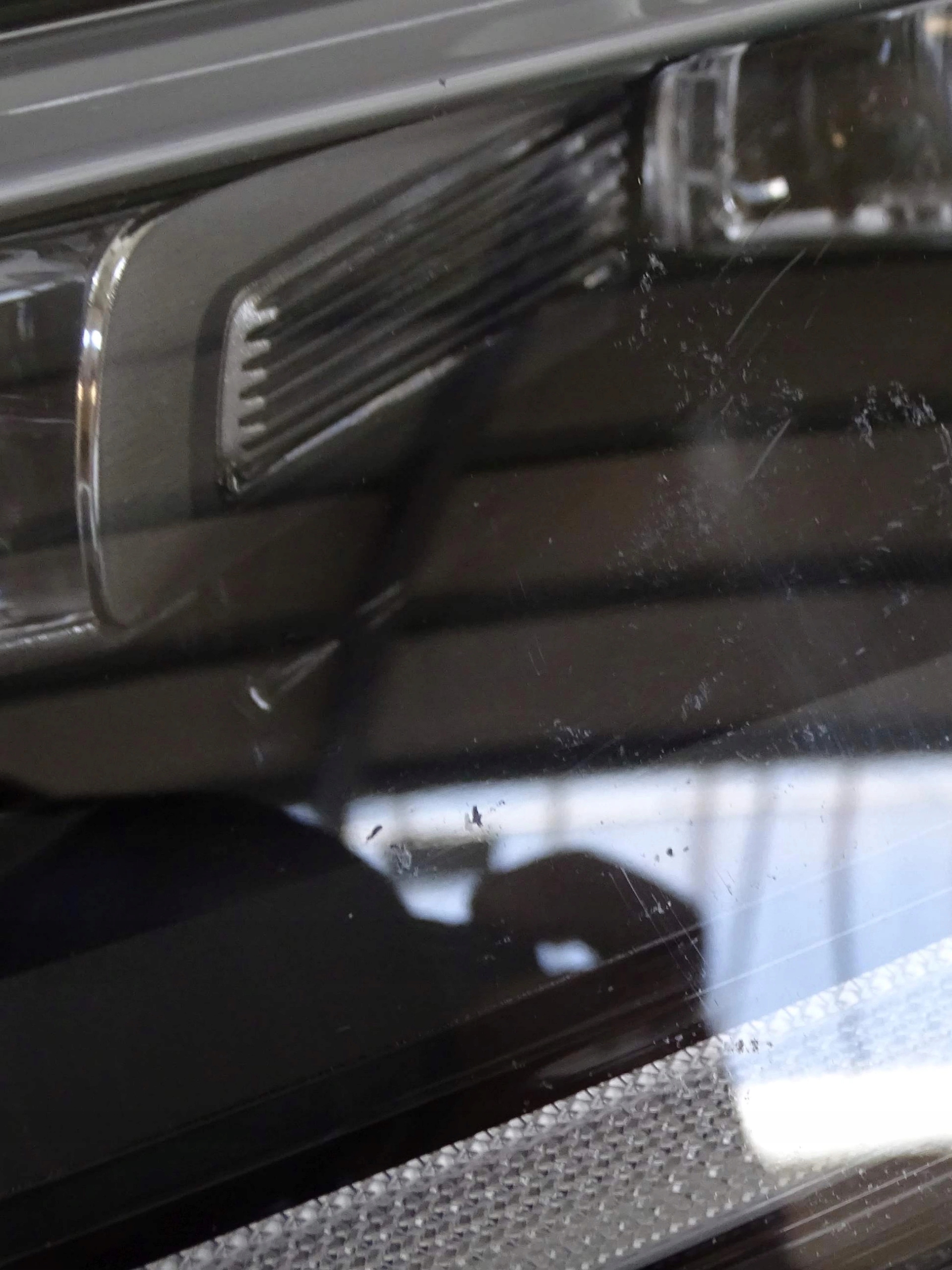 Lampa LED RANGE ROVER VELAR L8A213W030HA Numer katalogowy części LR128904EP