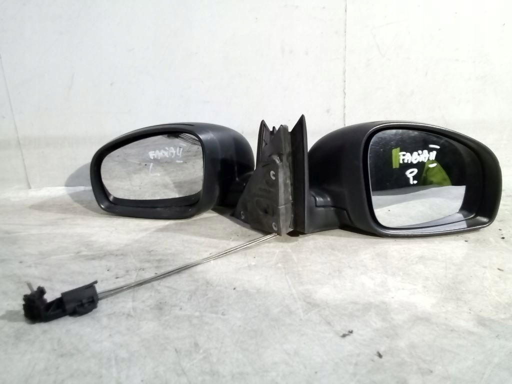 Skoda Fabia II 2 mirrors manually right and left