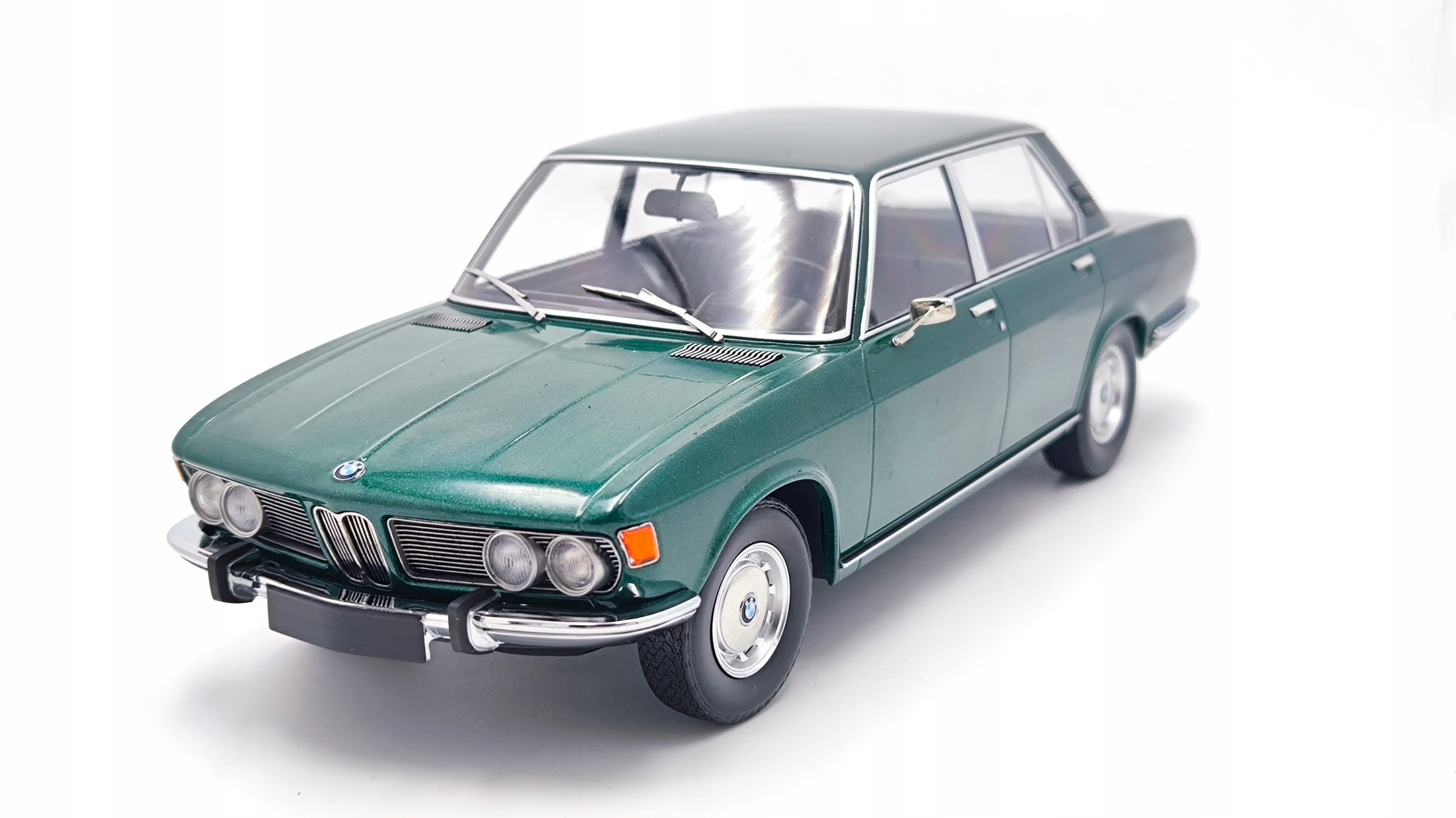 Bmw 2500 E3 1968 1:18 Minichamps