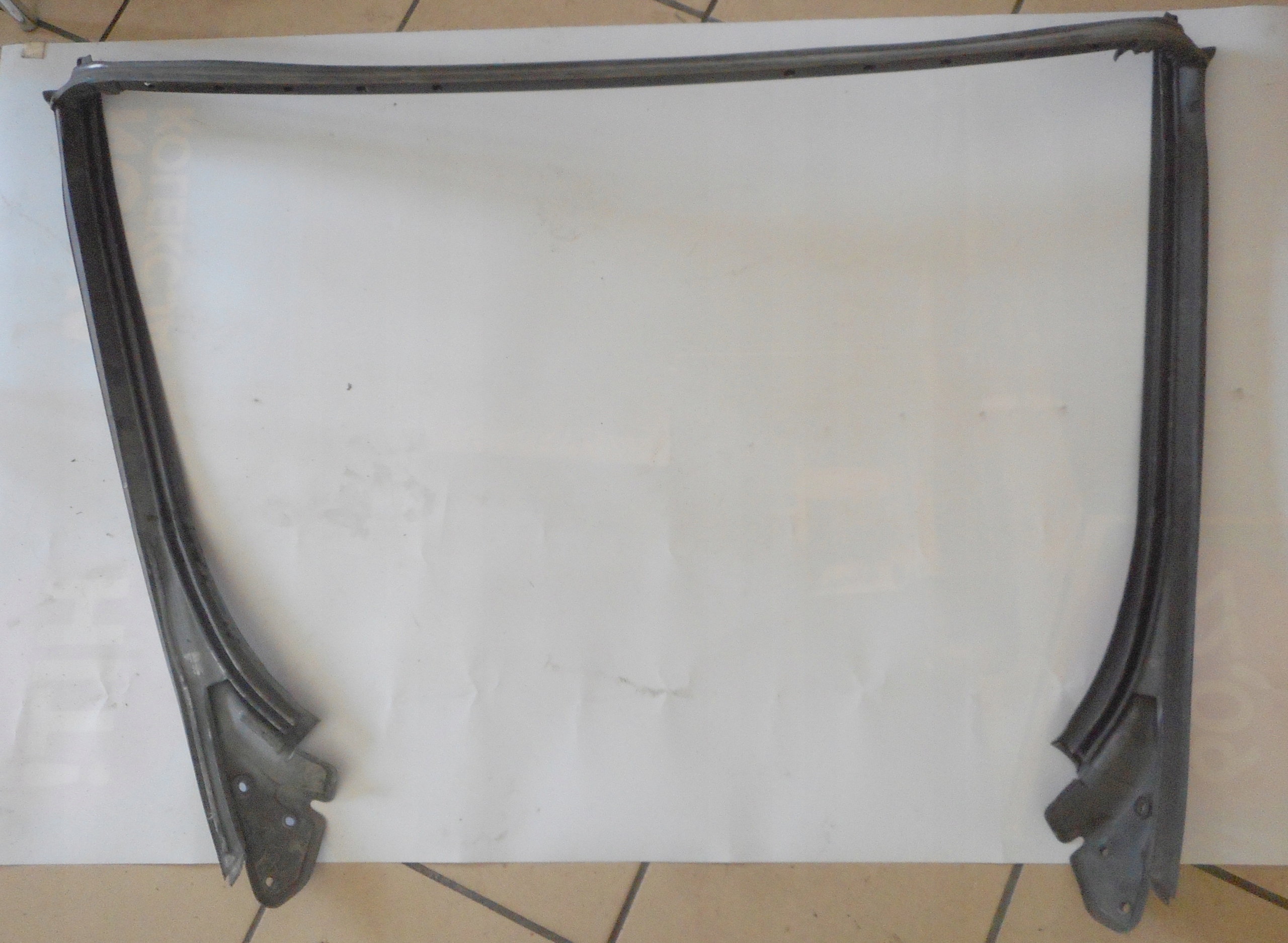 MERCEDES W207 09-16 CABRIO USZCZELKA DACHU A2077200047