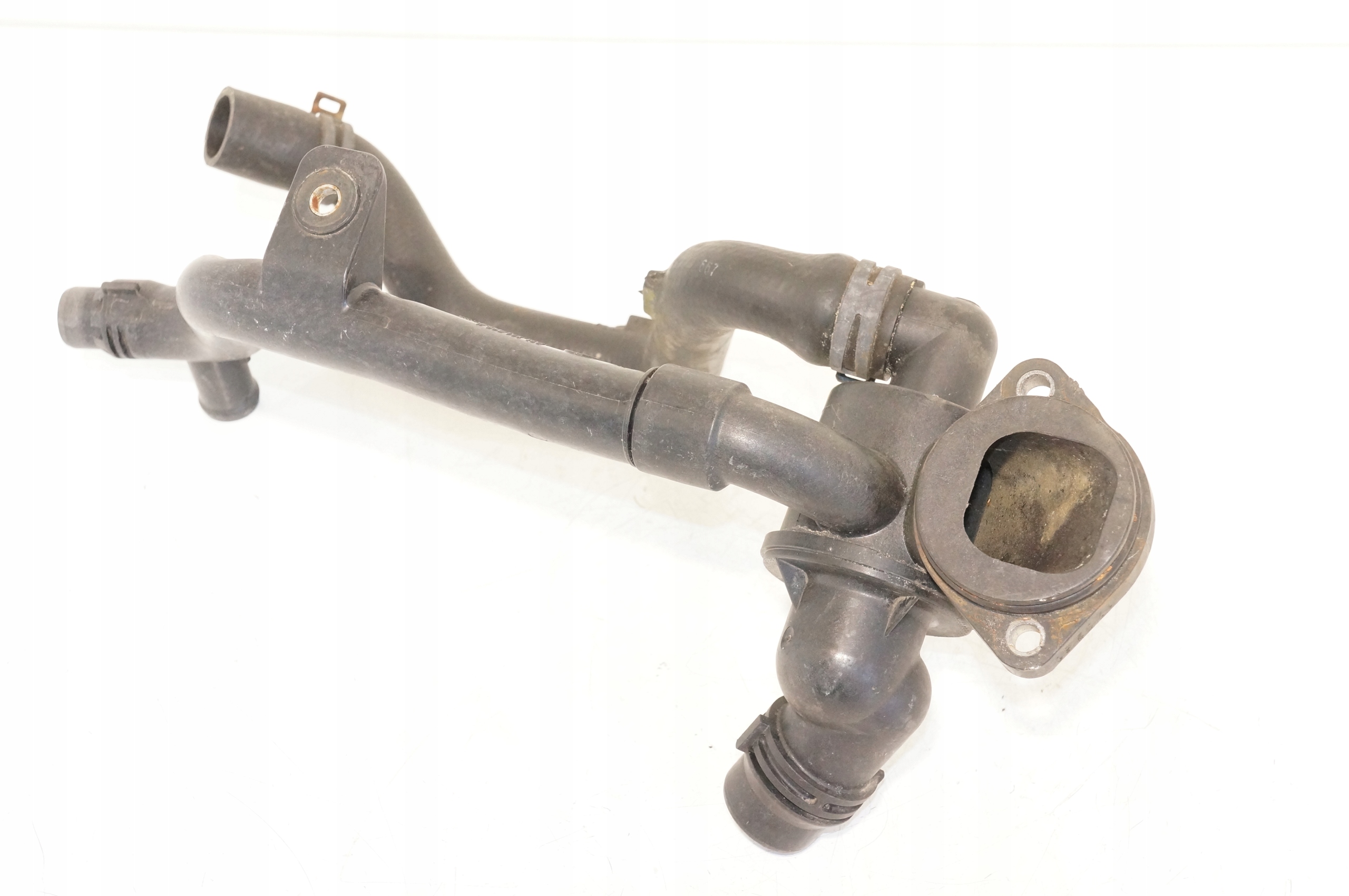 OBUDOWA TERMOSTATU AUDI A5 A6 2,0TDI 03L121065K Numer katalogowy części 03L121065K 03L121111AD