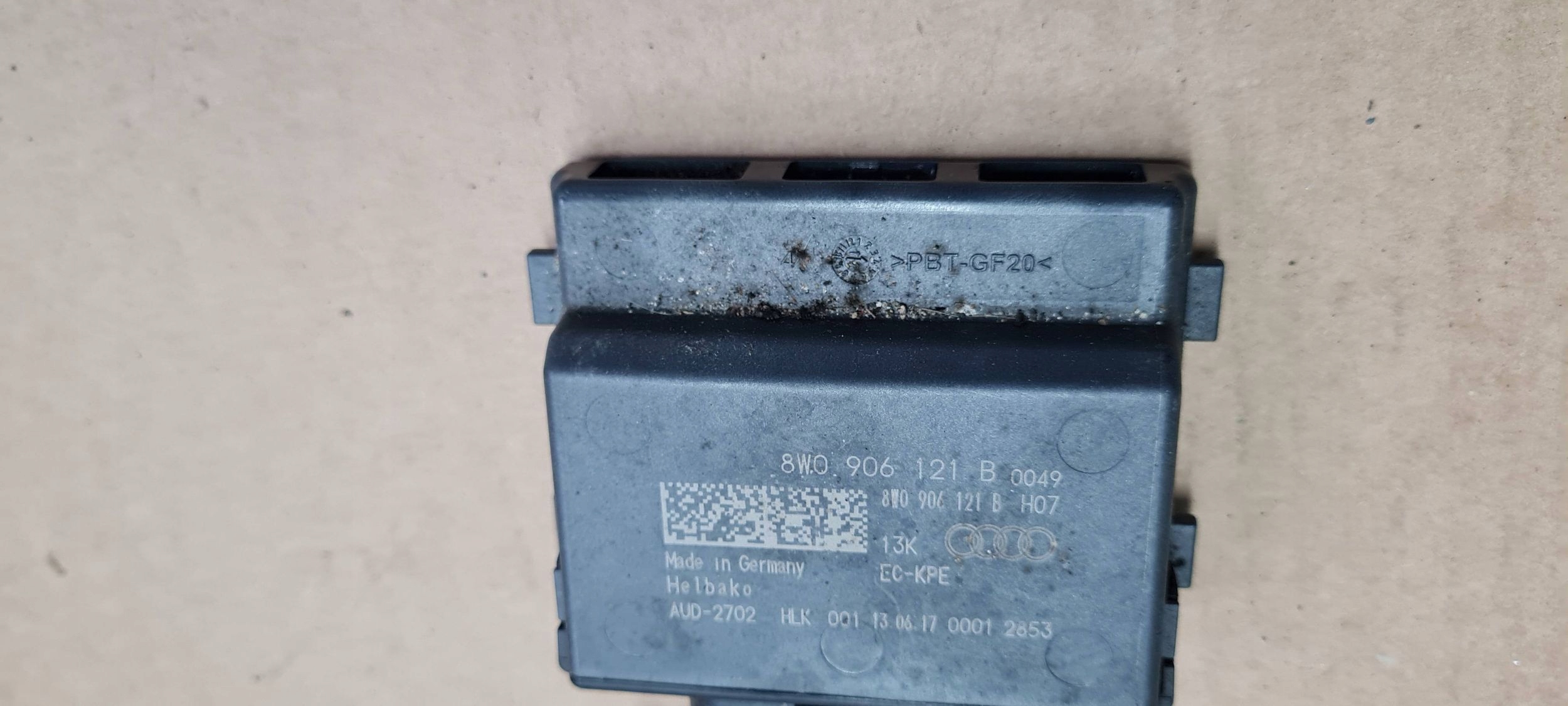 A4 B9 8W module control unit POMPY 2.0 TDI 8W0906121B A5 8W