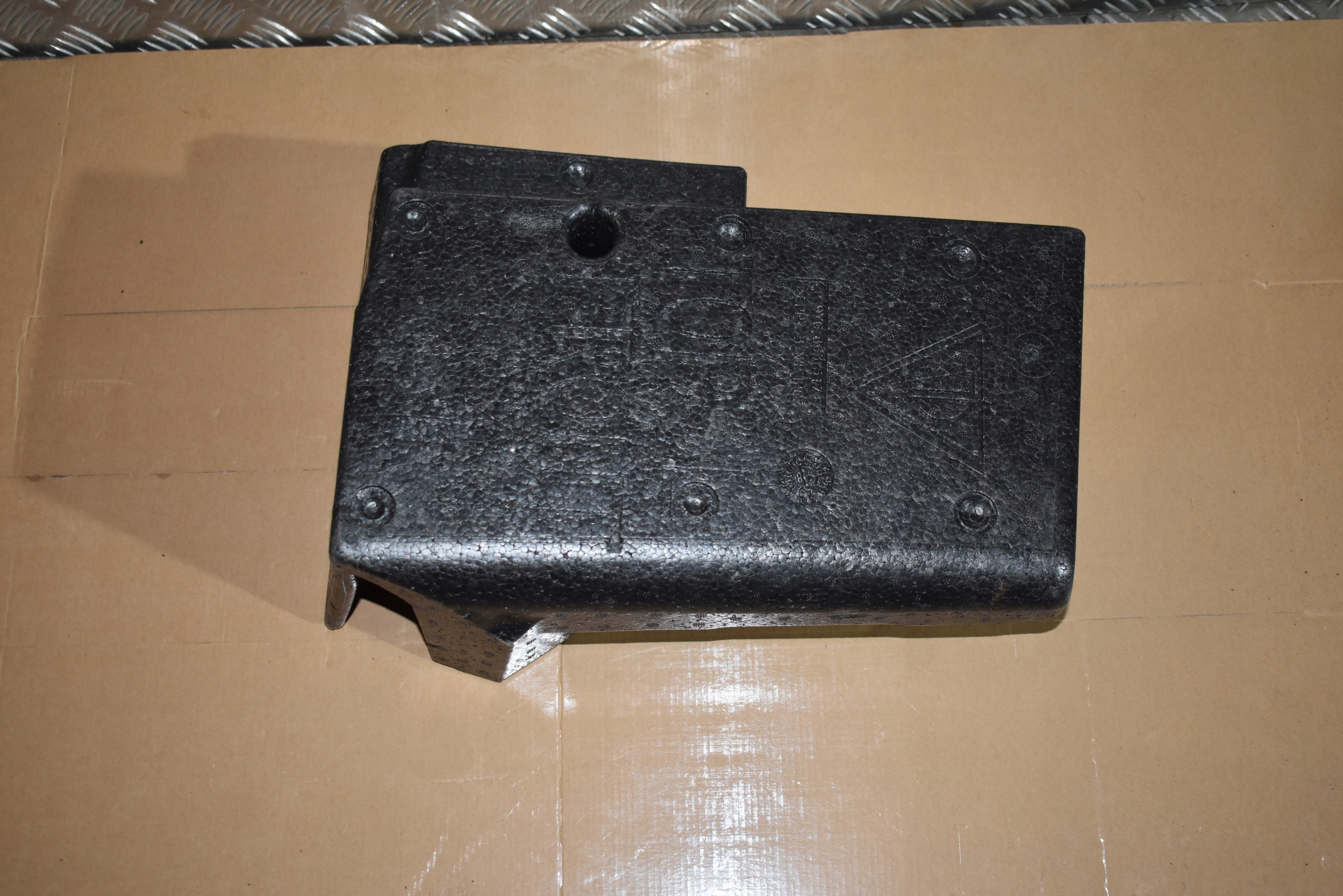 IDEALNY polystirene boot PORSCHE CAYENNE 9Y 1