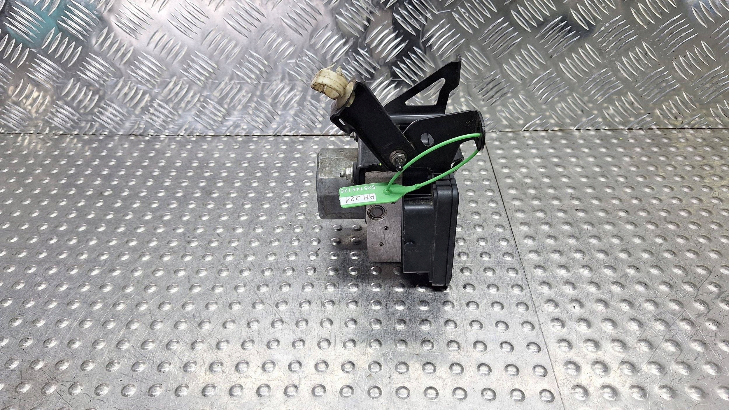 pump control unit ABS A4539001205 476605476R SMART FORFOUR 453 TWINGO III