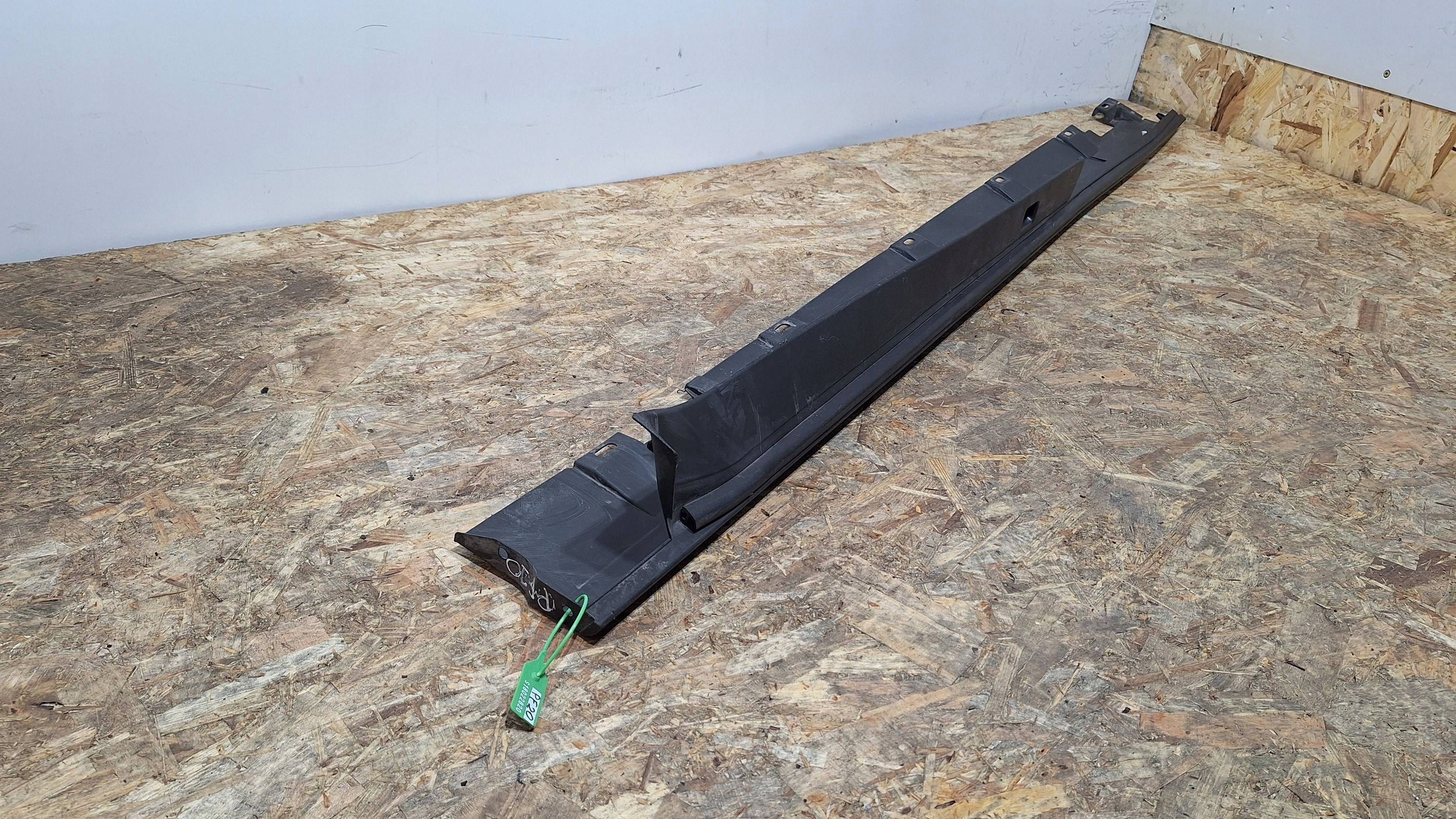 cap threshold moulding threshold right FORD B-MAX 12- AV11-R10155-A