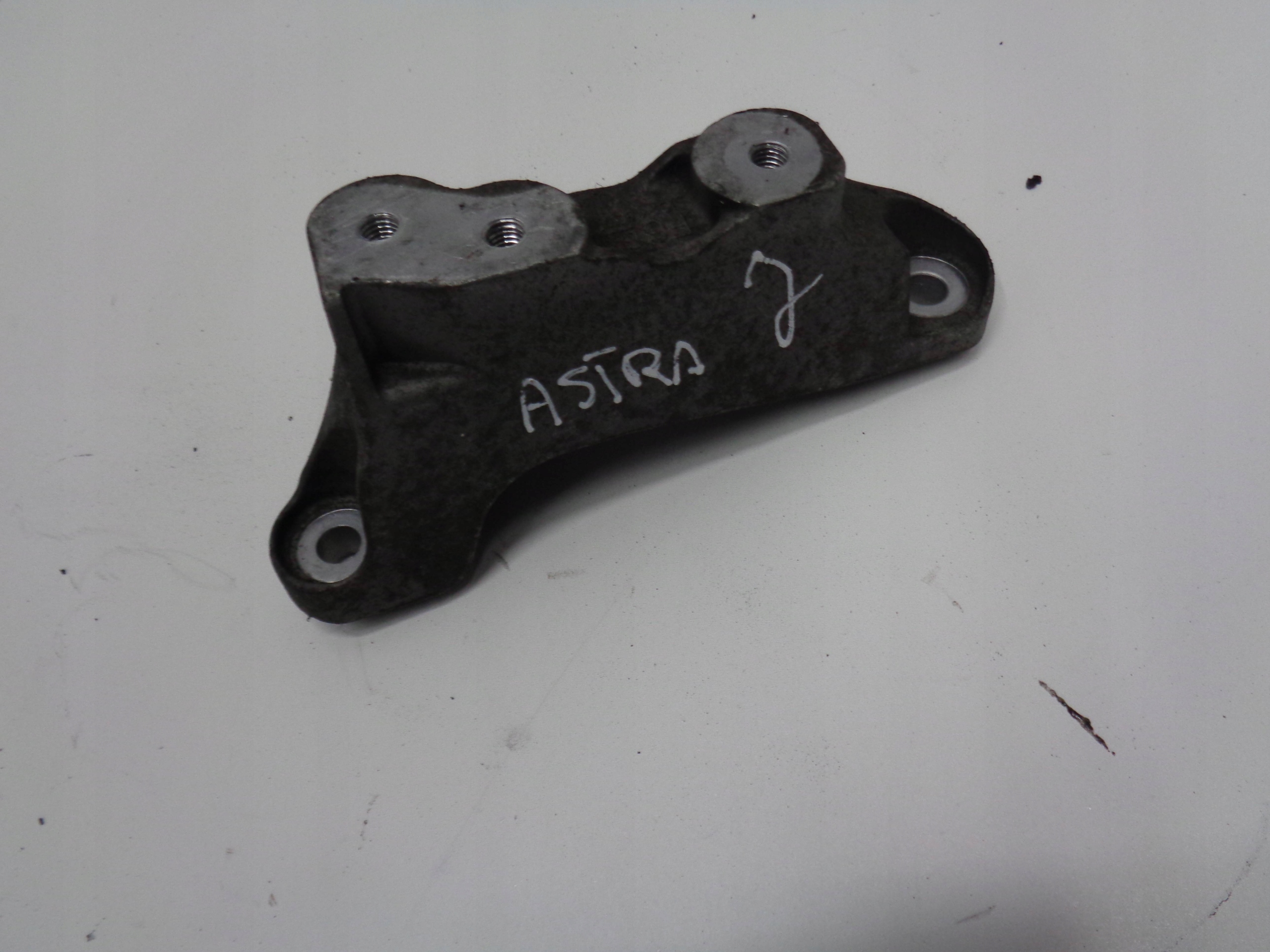 OPEL ASTRA J INSIGNIA 2.0 CDTI gearbox mounting