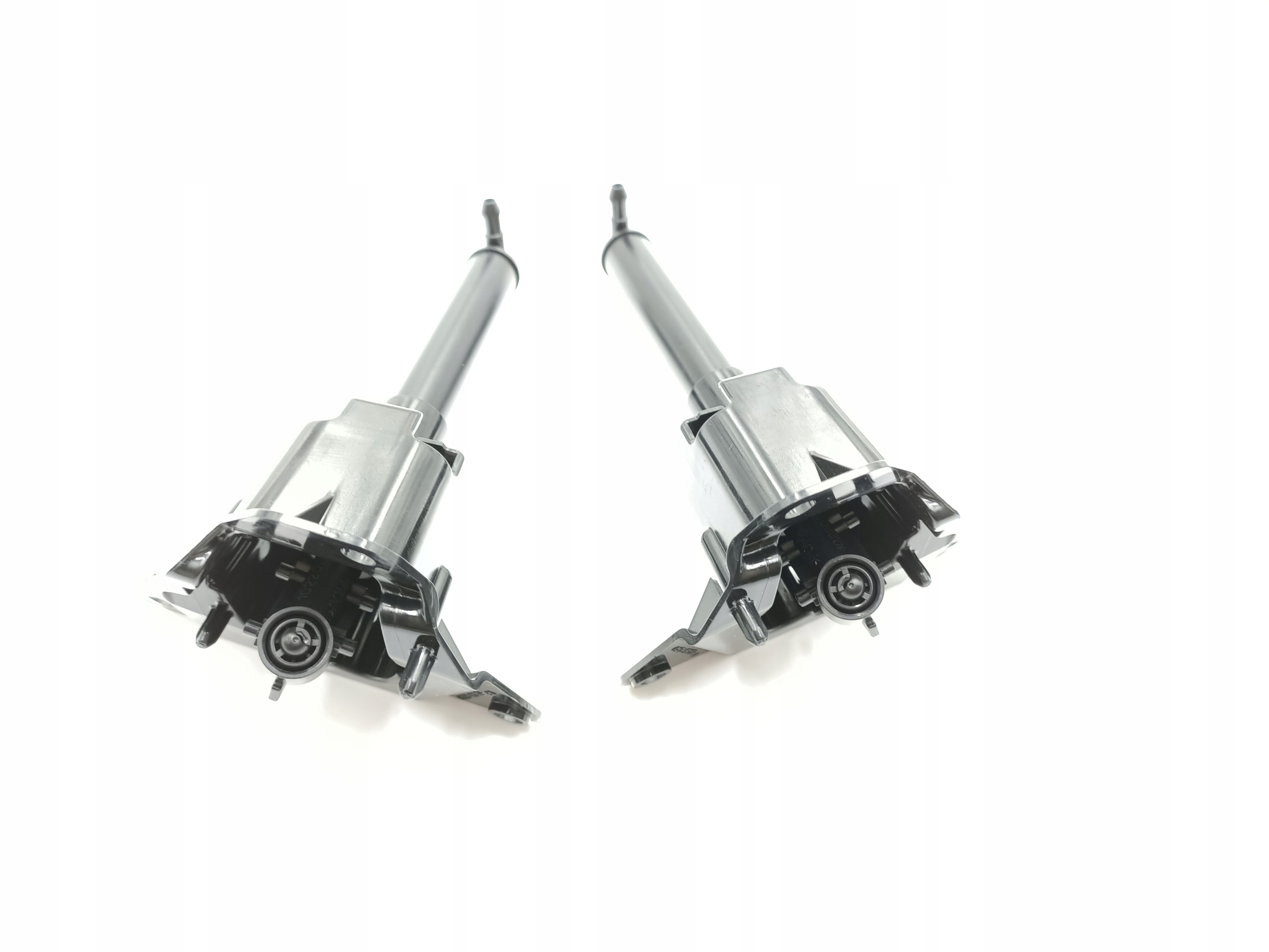 NOWY SPRYSKIWACZ LAMPY REFLEKTORA JAGUAR XE X760 Installation side right