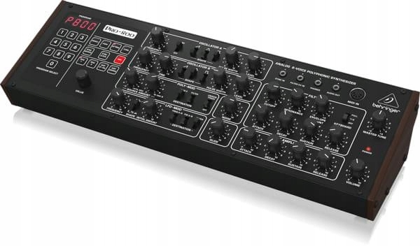 Behringer PRO-800 klasický osmihlasý analogový syntezátor