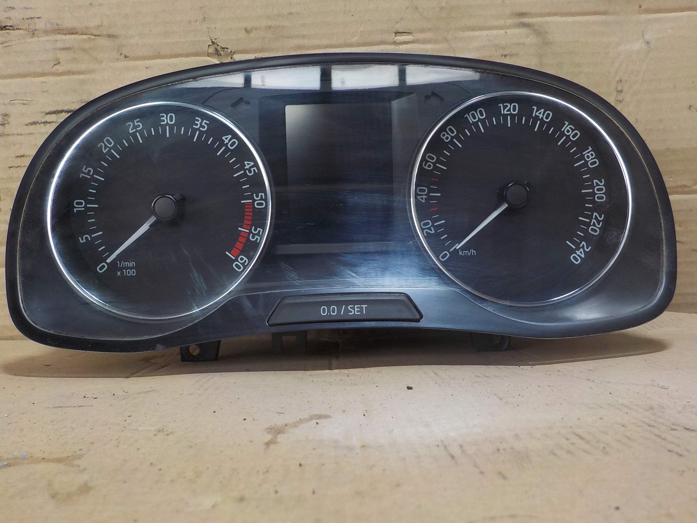 SKODA FABIA 5J спидометр 5J0920811B