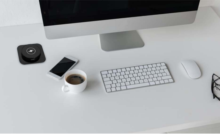 GNIAZDO CHOWANE W BLAT ŁADOWARKA INDUKCYJNA CZARNA EAN (GTIN) 5904181197557