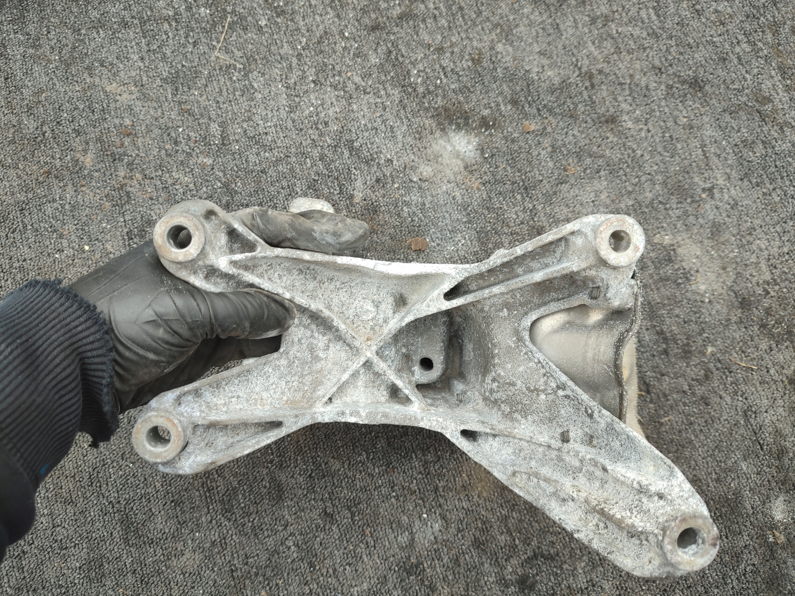 engine mount Audi A6 C7 CDN 2.0 TFSI