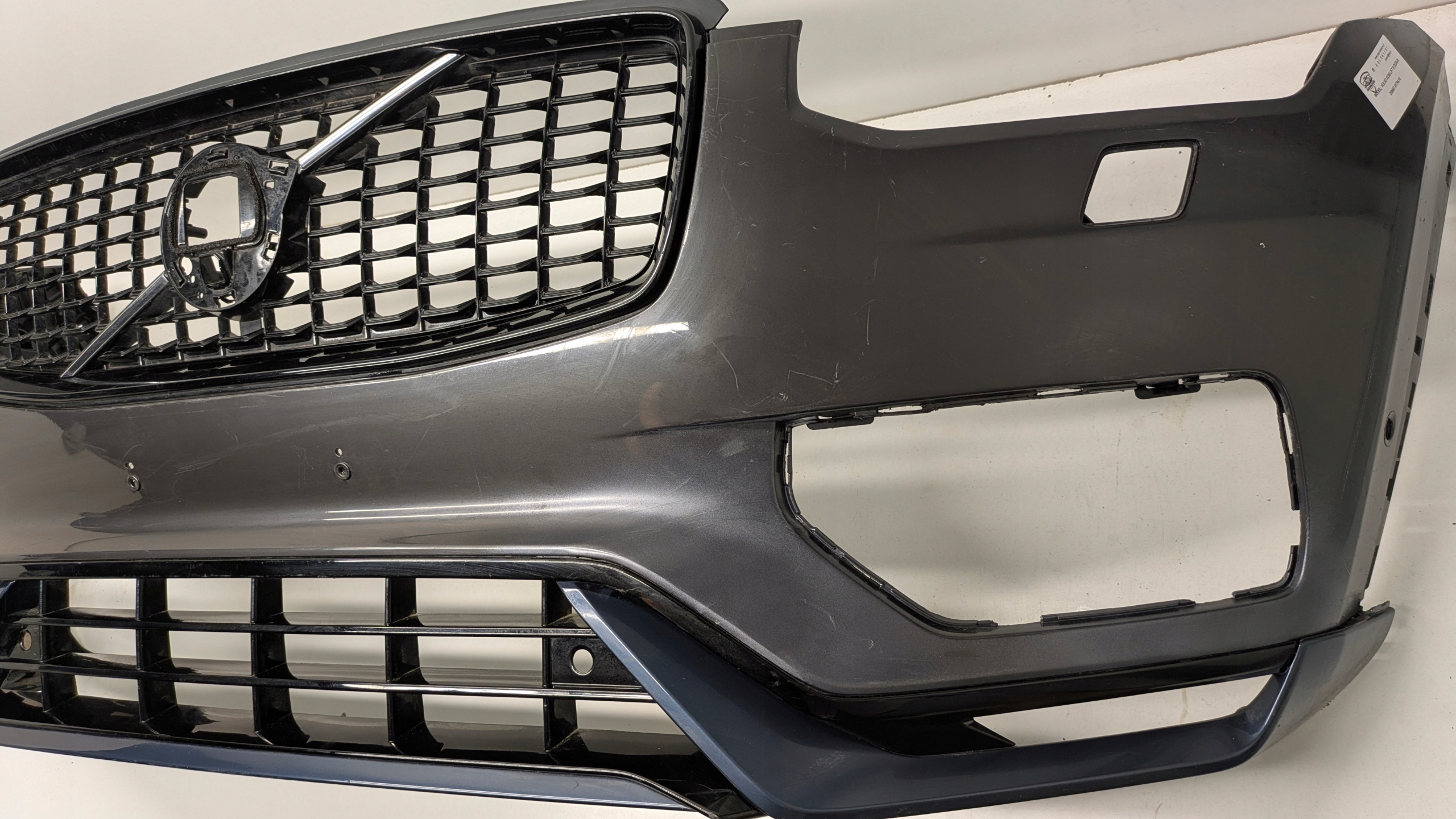 Zderzak przód VOLVO XC90 II LIFT R DESIGN Numer katalogowy części VOLVO XC90 II LIFT R DESIGN