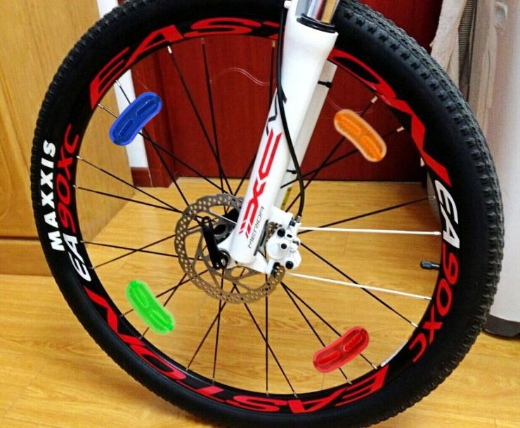 ODBLASKI NA SZPRYCHY ROWEROWE ODBLASK ROWER 4 szt Model ODBLASKI NA KOŁO