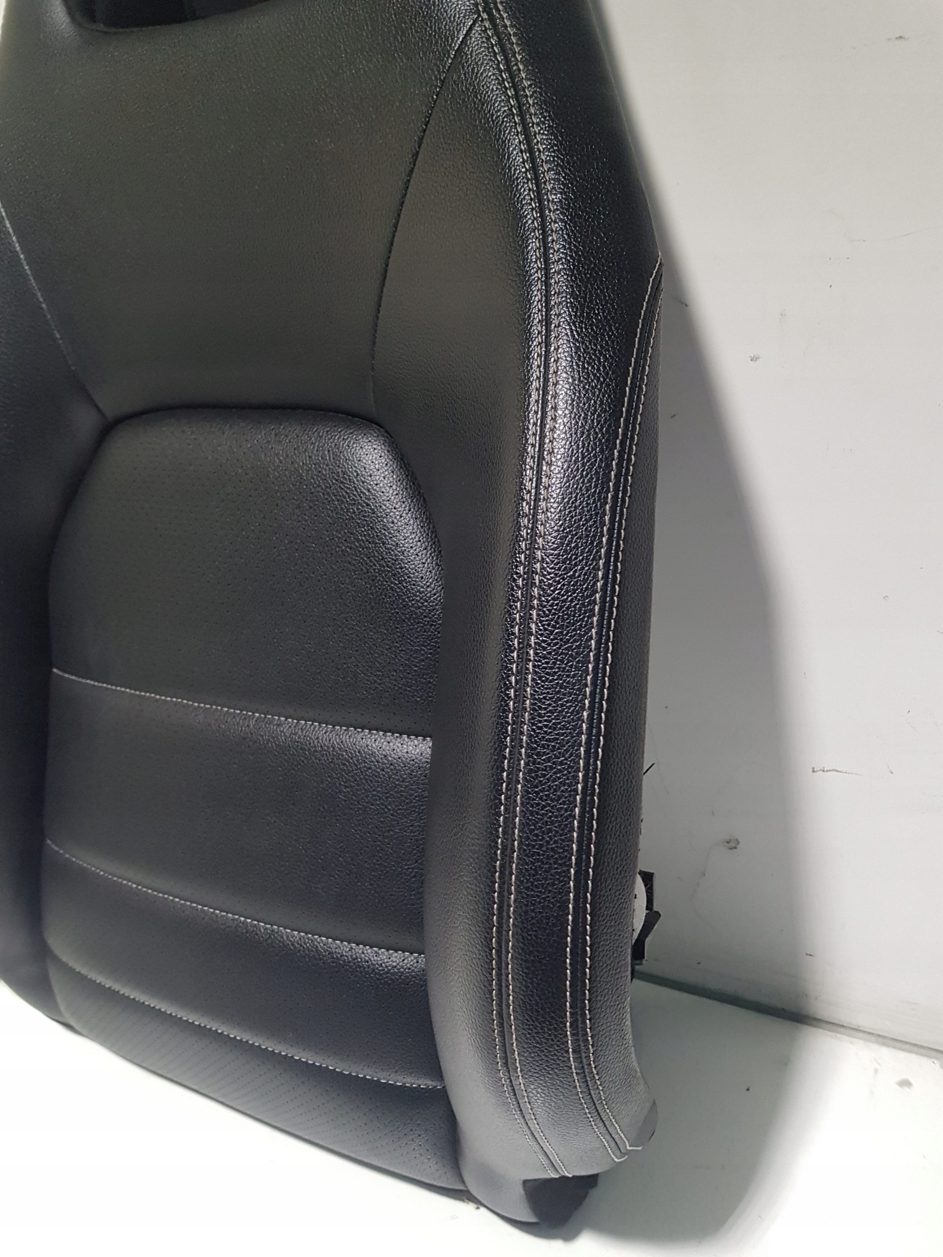MERCEDES W207 OPARCIE seat driver´s left